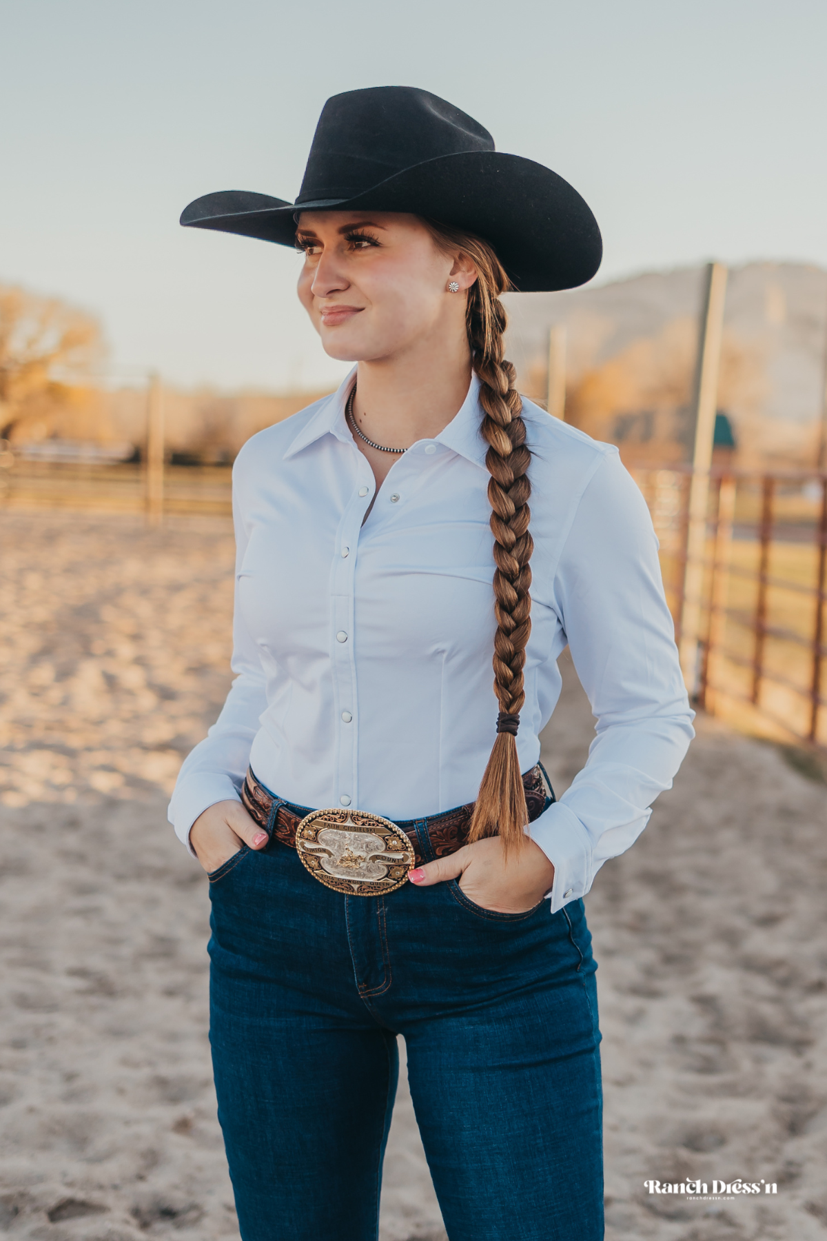 WHITE PERFORMANCE RODEO SHIRT