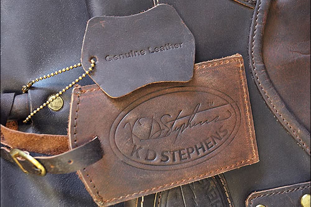 23“W x 20“H x 7“D Garment Bag  Leather Regular Size