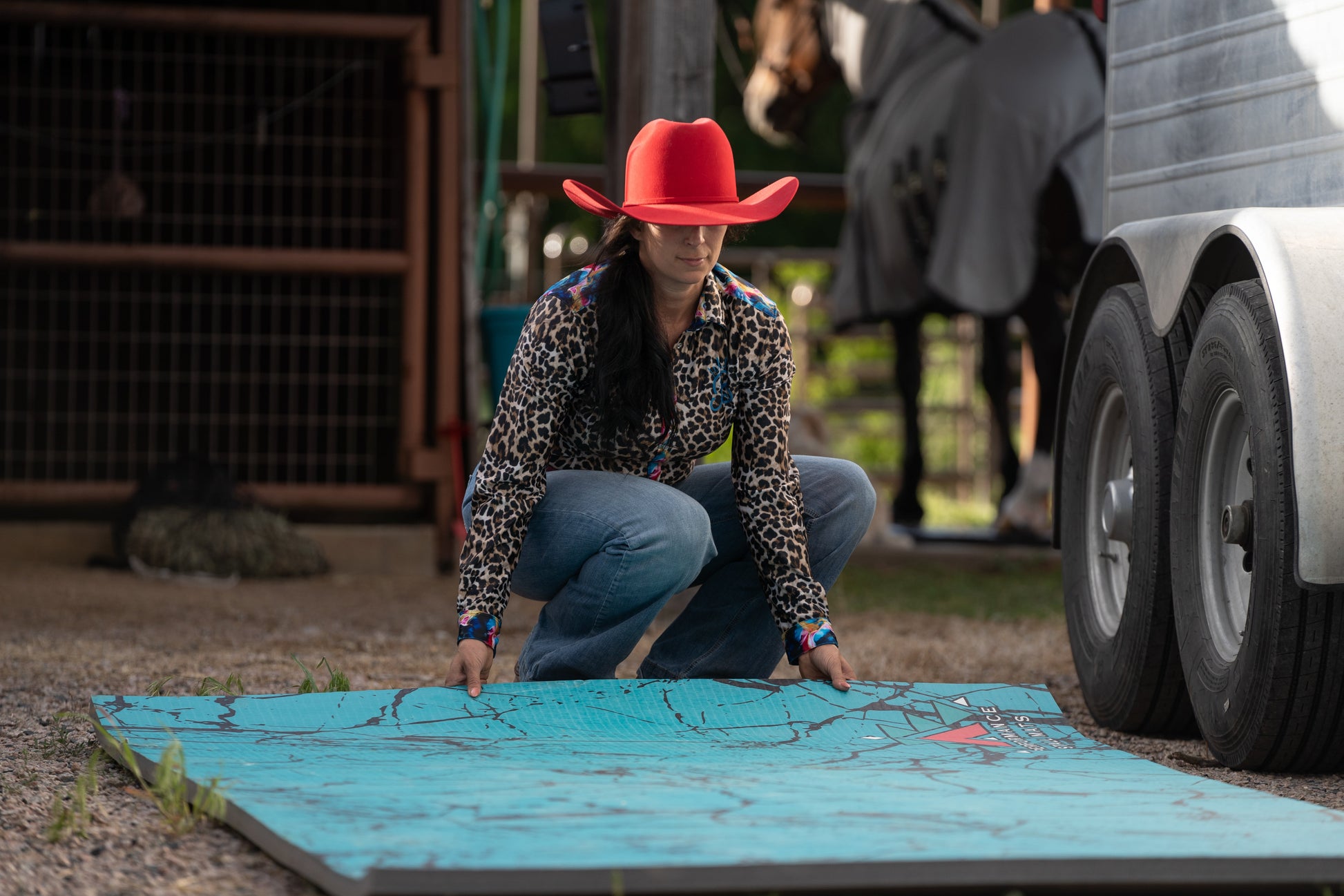 Portable Stall Mat Turquoise Stone Design 5x10