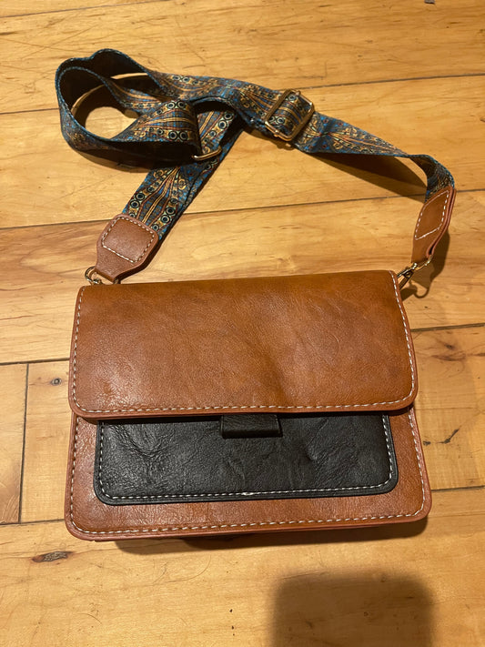 Lightweight leather handbag