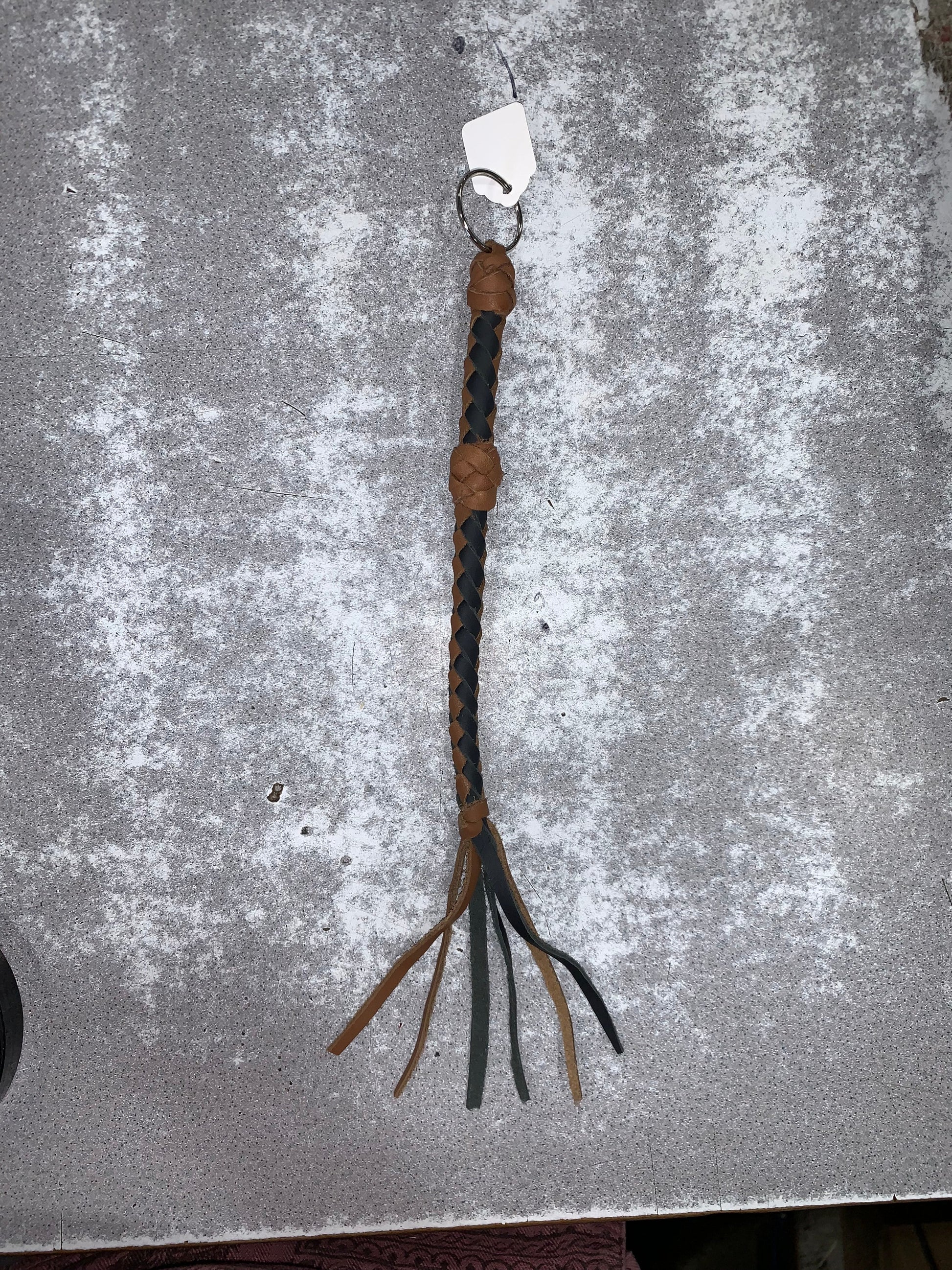 Keychain / Llavero - Crop leather - Cuarta