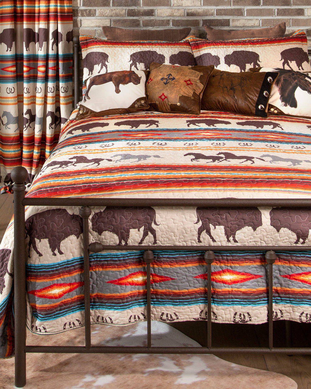 Western Stripe Quilt Set – Southwestern-Inspired Bedding