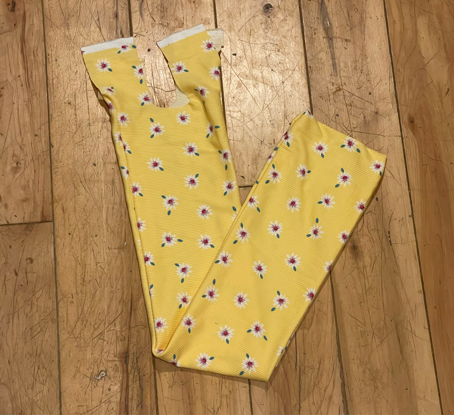 Daisy yellow tail bag