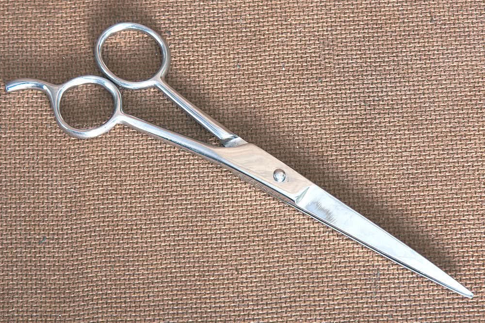 Hilason Western 7 Inches Sharp Barber Scissor For Hair Cutting