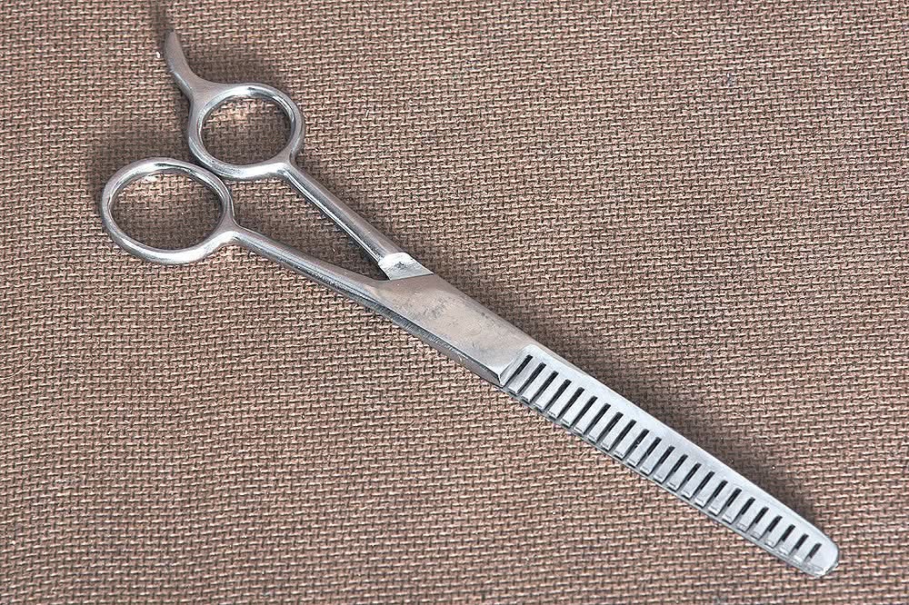 Hilason Western Sharp Barber Thinning Scissor For Hair Cutting