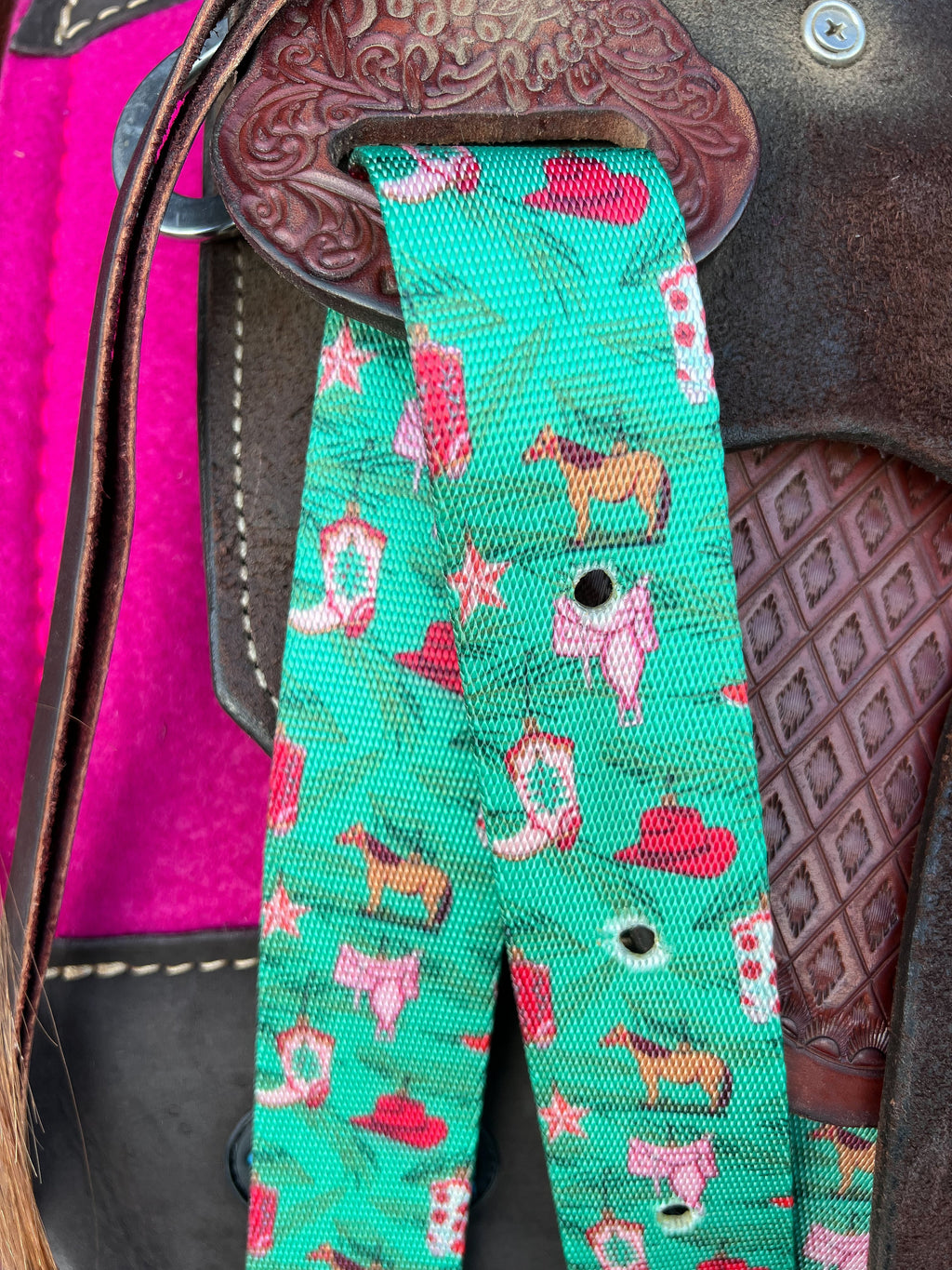 (Limited Edition) Deck the Stalls Cinch Strap Set