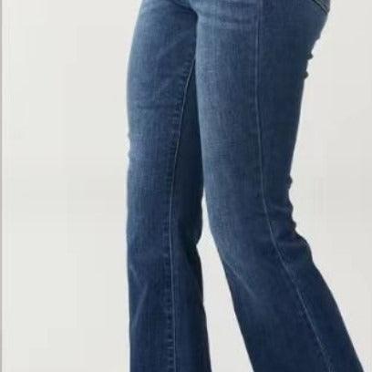 High Waist Slim Fit Stonewashed Jeans – The Perfect Cowgirl Fit