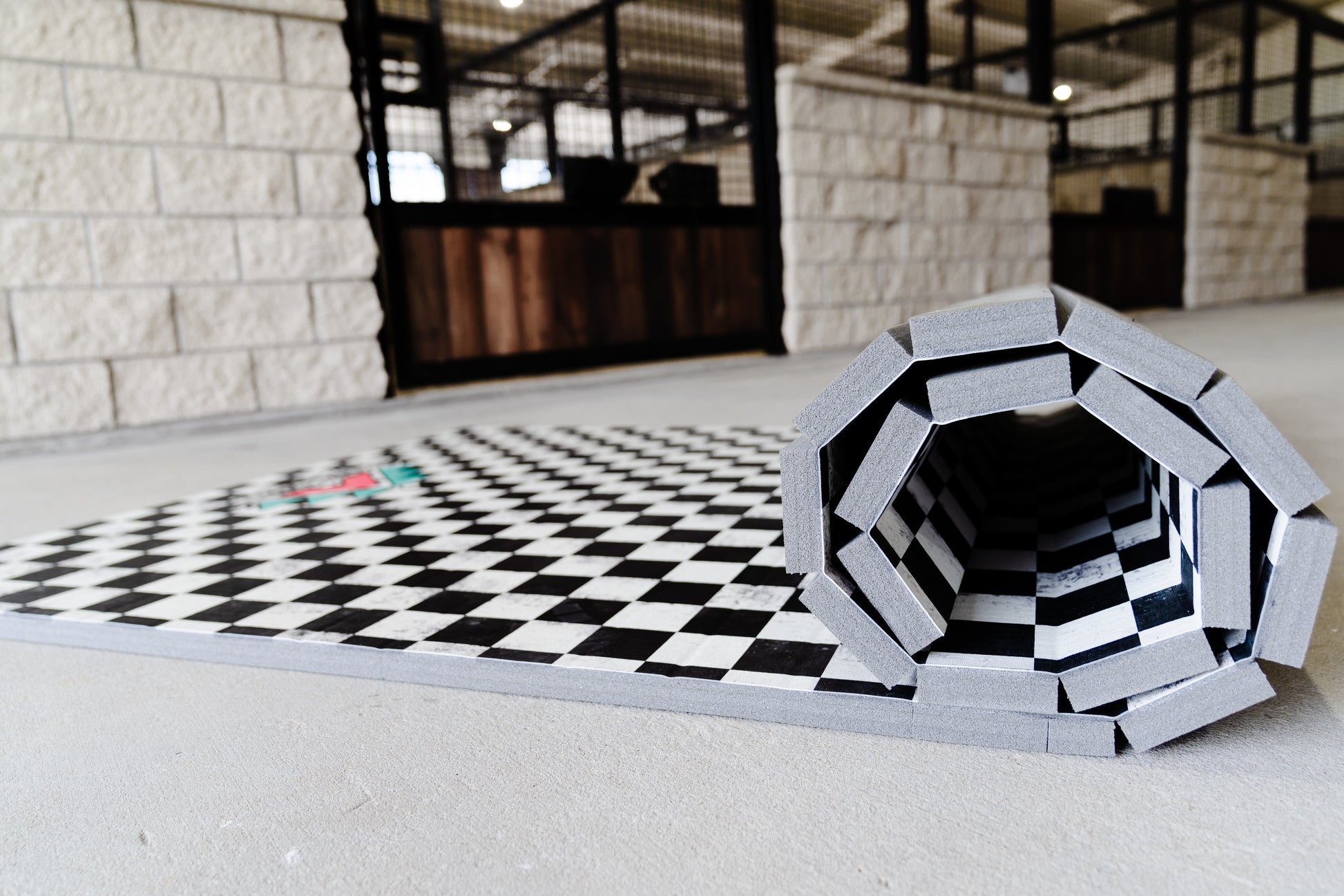 Portable Stall Mat Checkered Design 5x10