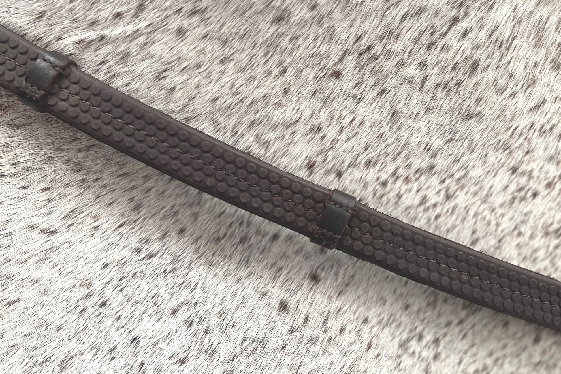 Super Grip Reins -Heavy Rubber Rein for Ultimate Grip- Hand Stops 5" (13cm) Apart