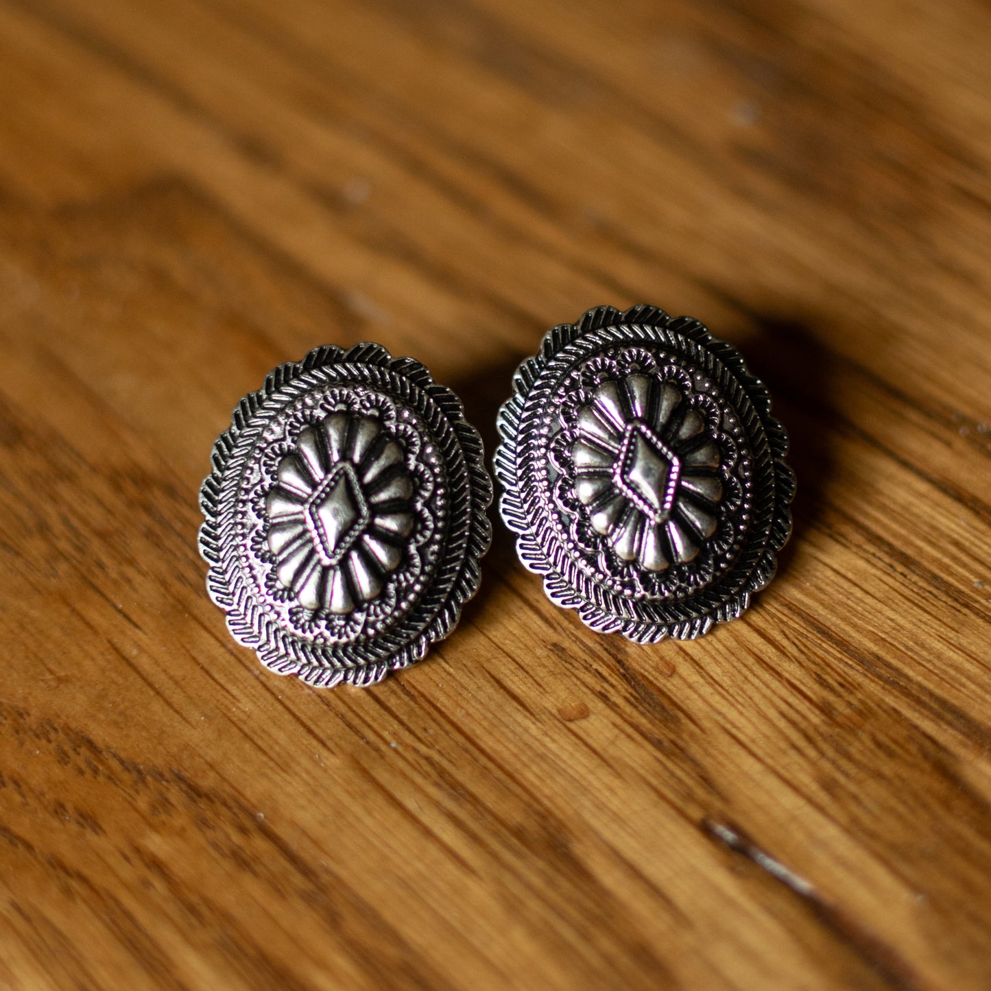 Silver vintage round stud earrings