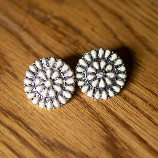 White Vinatge circle earrings