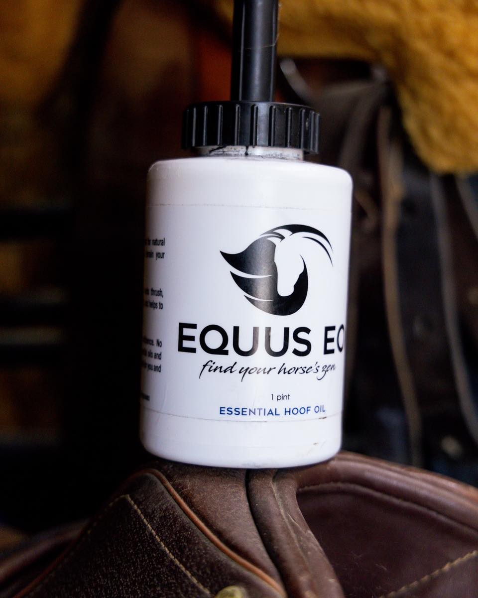 Essential Hoof Oil: 16 oz.