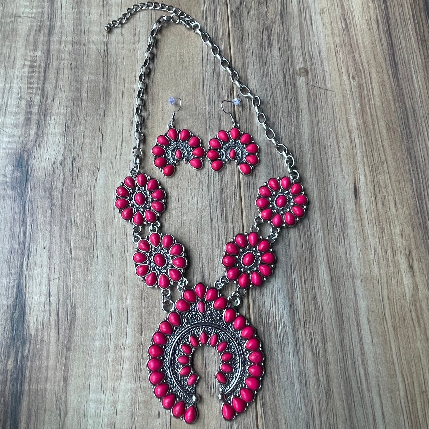 Pink bohemian horse shoe set necklace