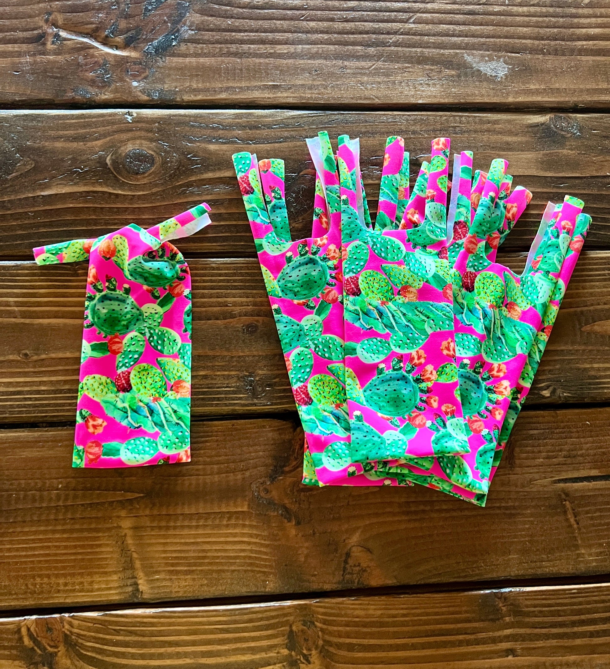 Pink Cactus - 10 Two-String Mane Bags