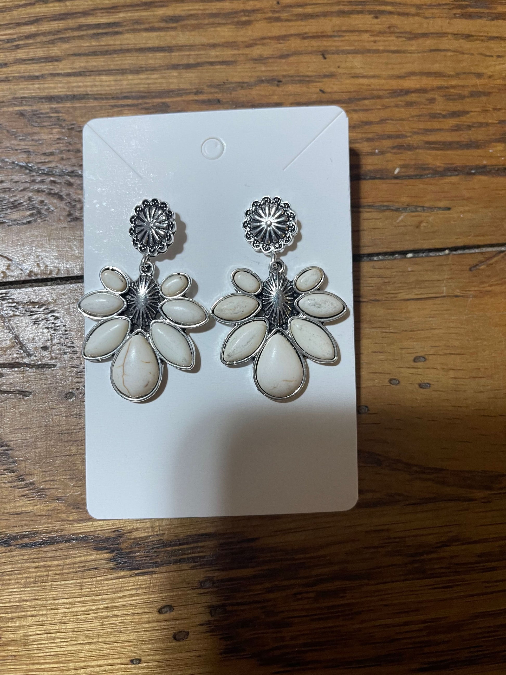 Vintage boho bronze and teardrop earrings