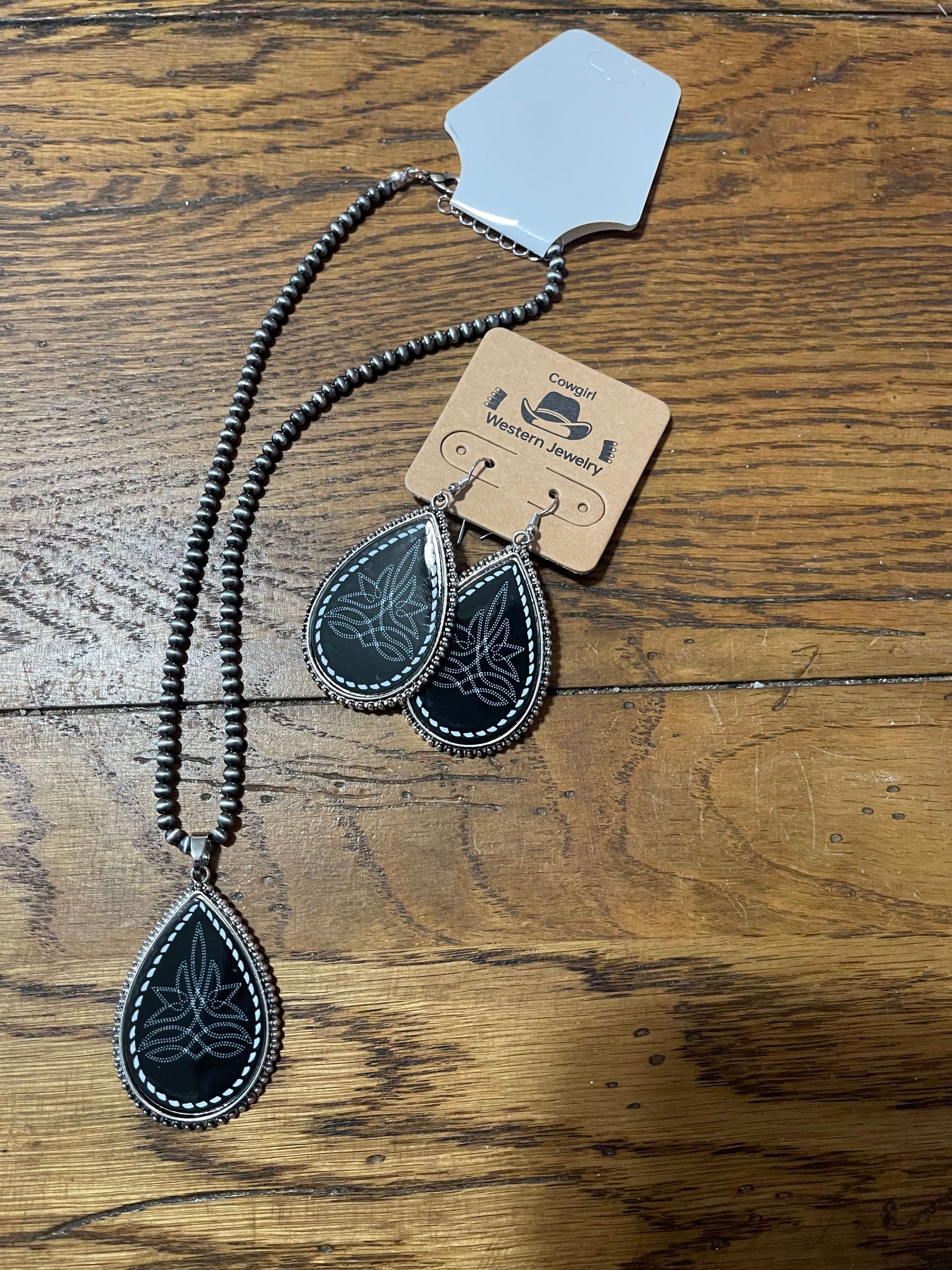 Western Tear drop earrings and necklace