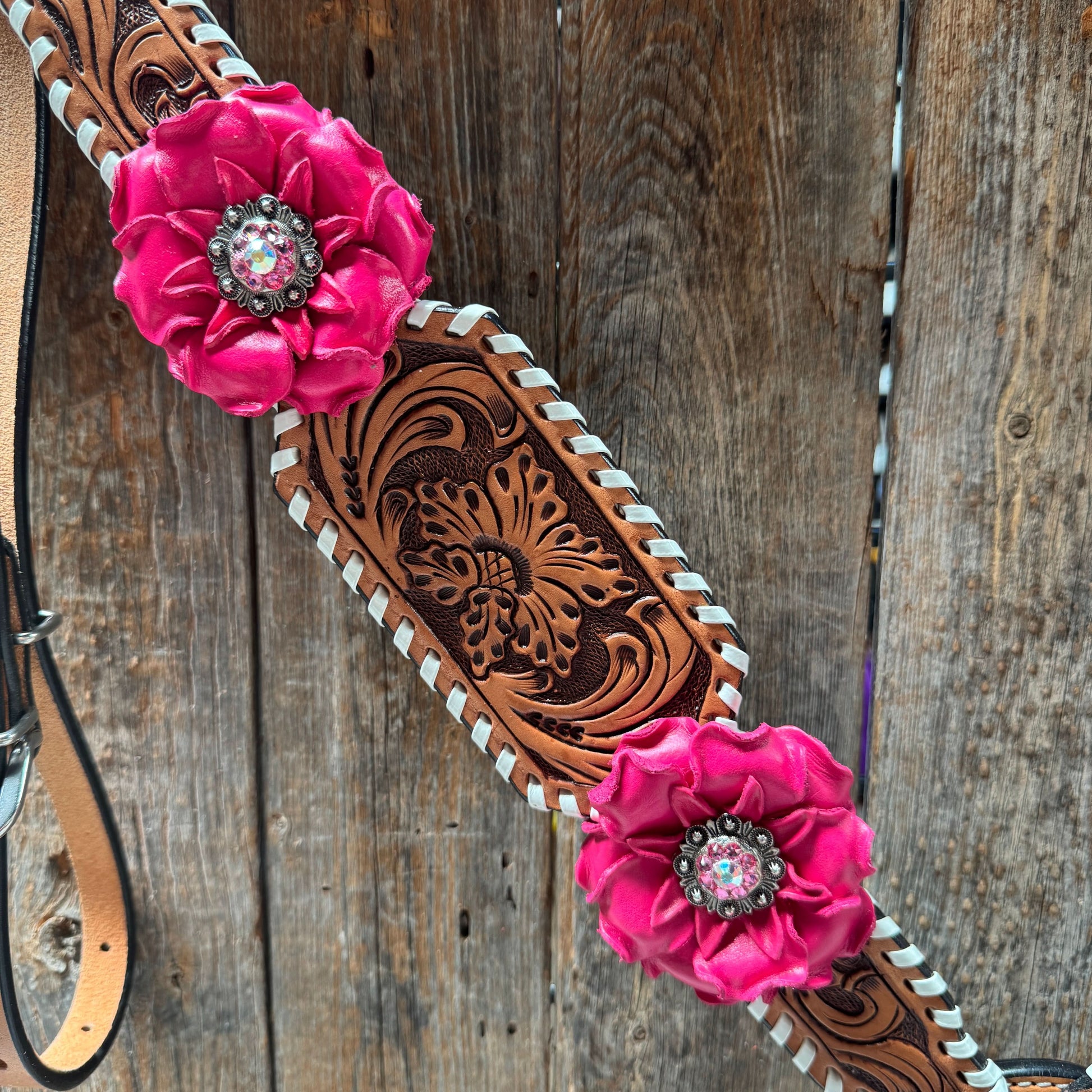 Light Oil Whipstitch Pink and White One Ear & Breastcollar Tack Set #OEBC437NW