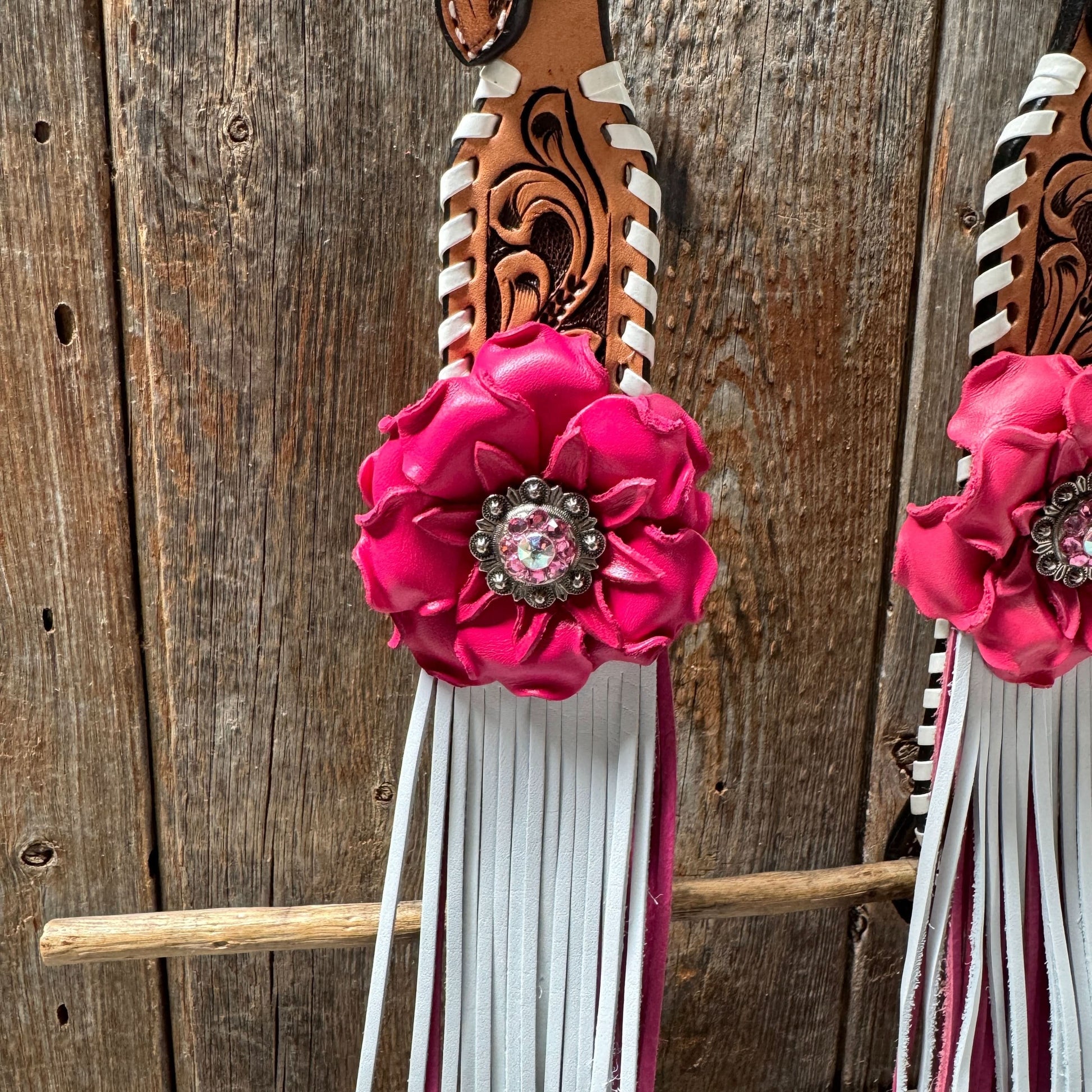 Light Oil Whipstitch Pink and White One Ear & Breastcollar Tack Set #OEBC437NW