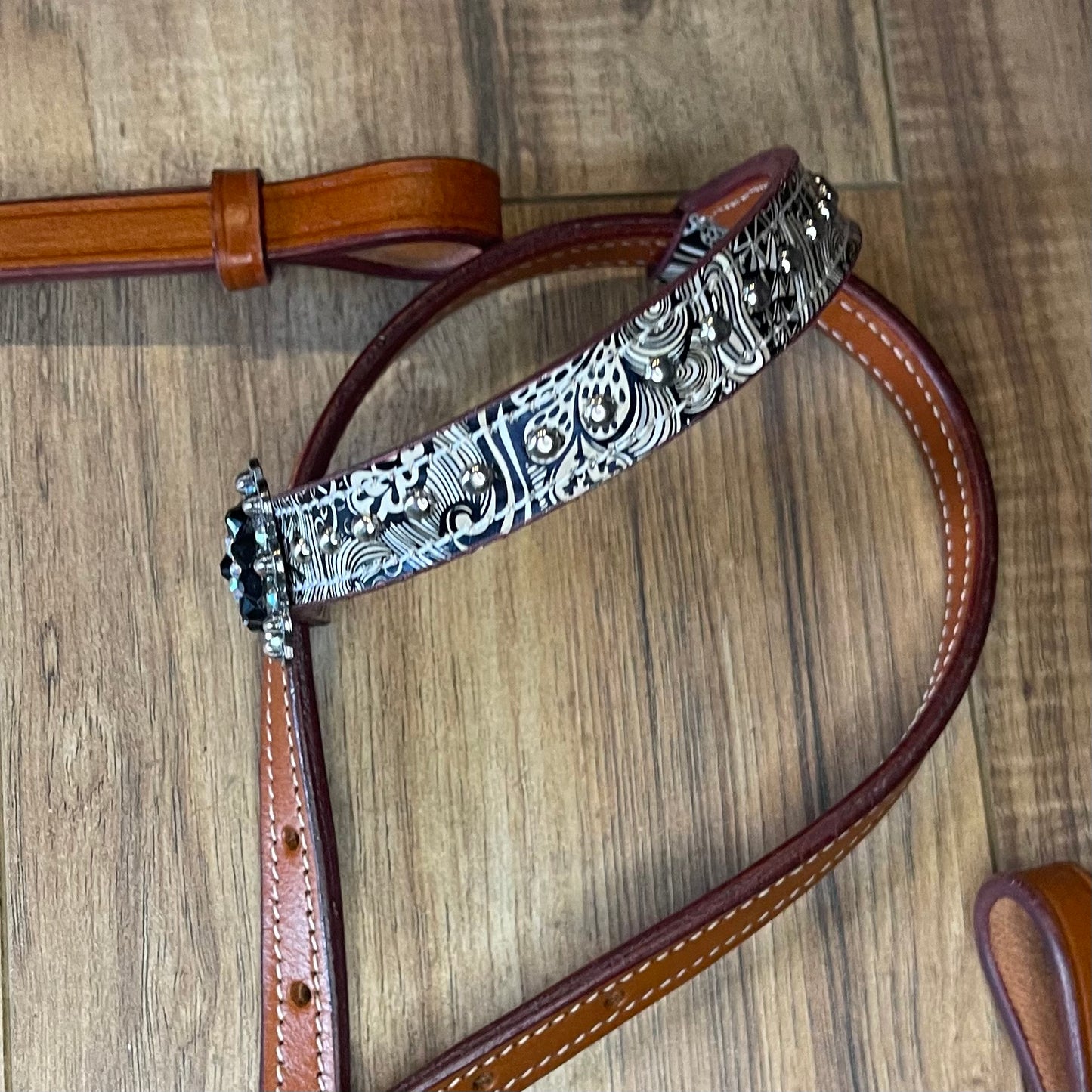 Black and white on brown western tack set