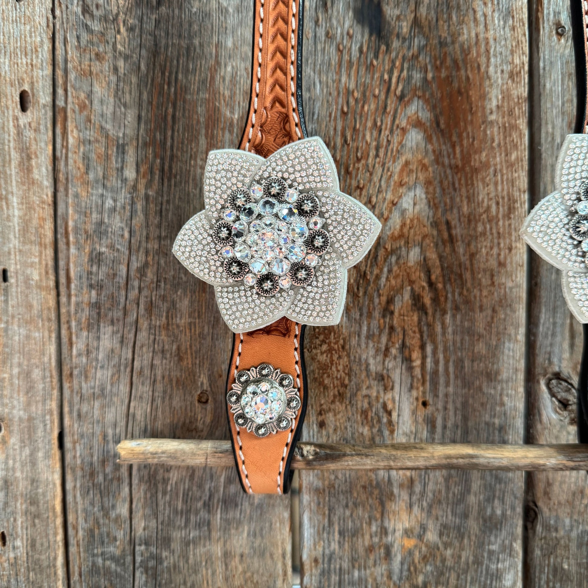 Light Oil Basketweave  Clear One Ear Tack Set  #OEBC674