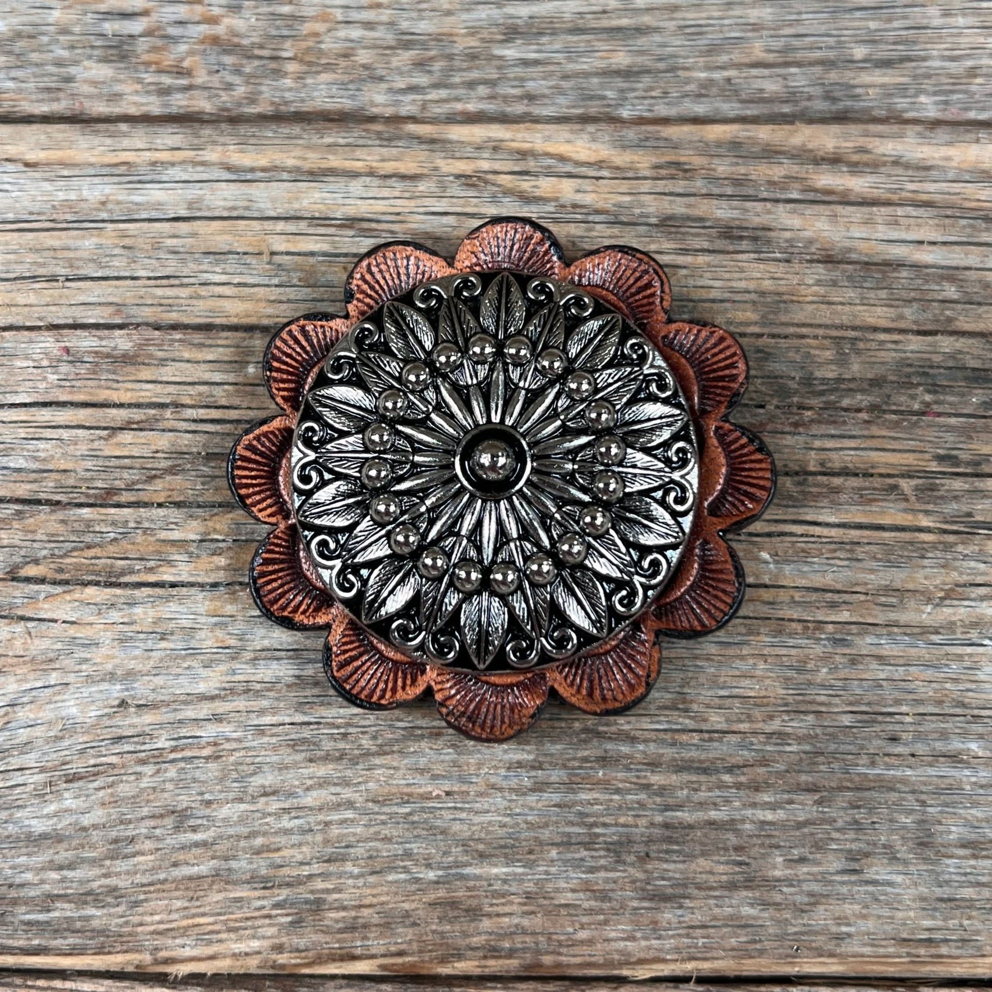 Antique Silver Floral Pinwheel Western Concho W227