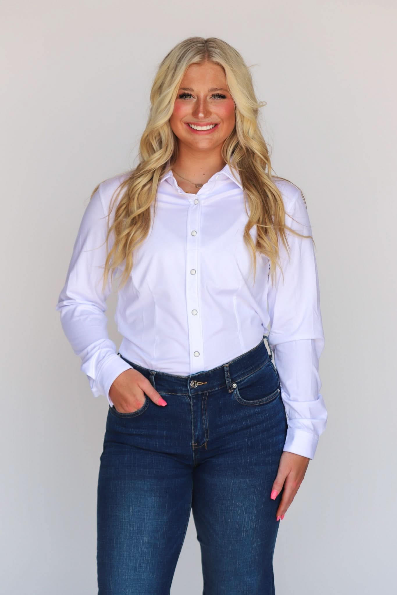 WHITE PERFORMANCE RODEO SHIRT