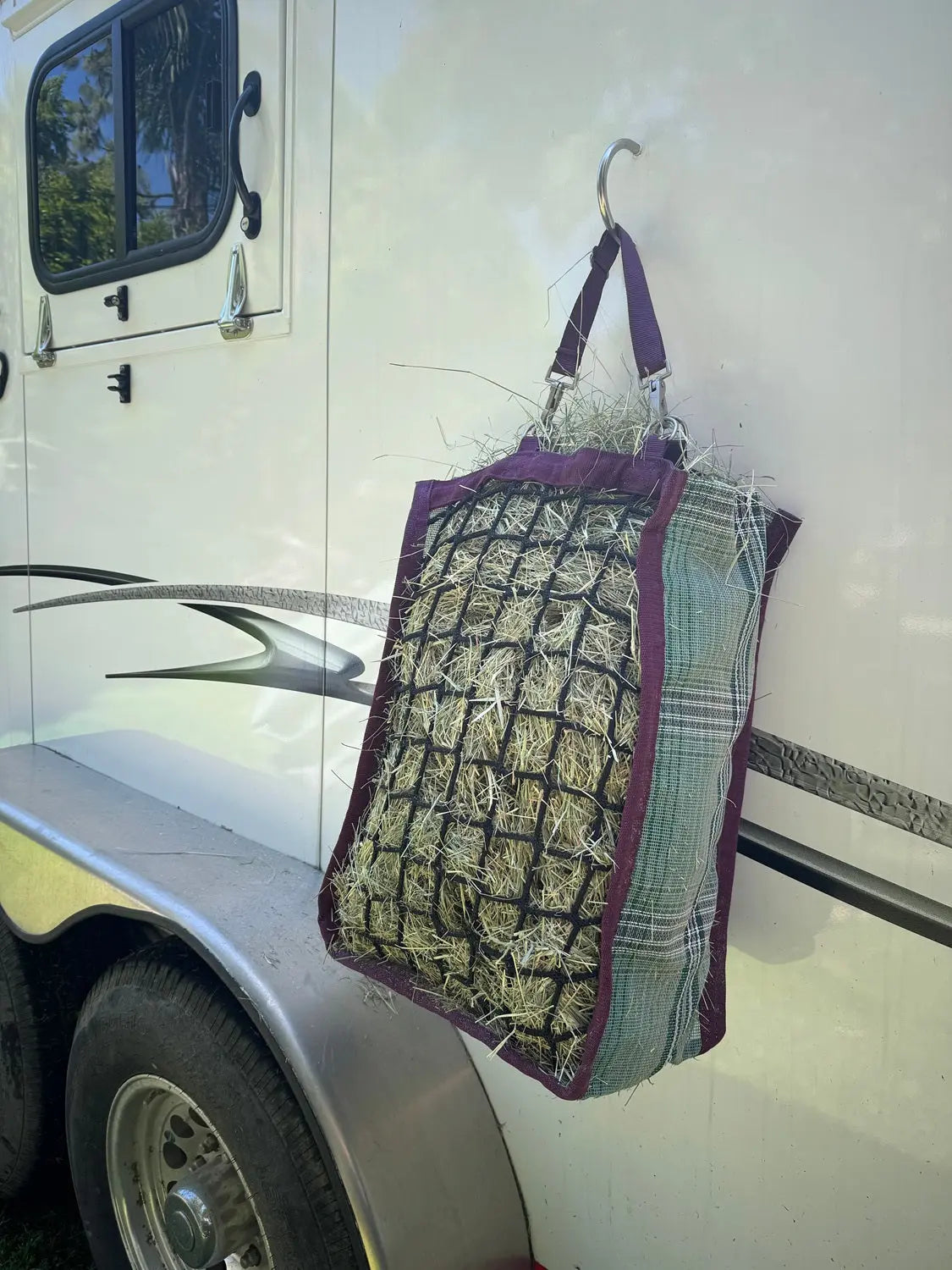 Slow Feed Hay Bag - 1 Flake Capacity