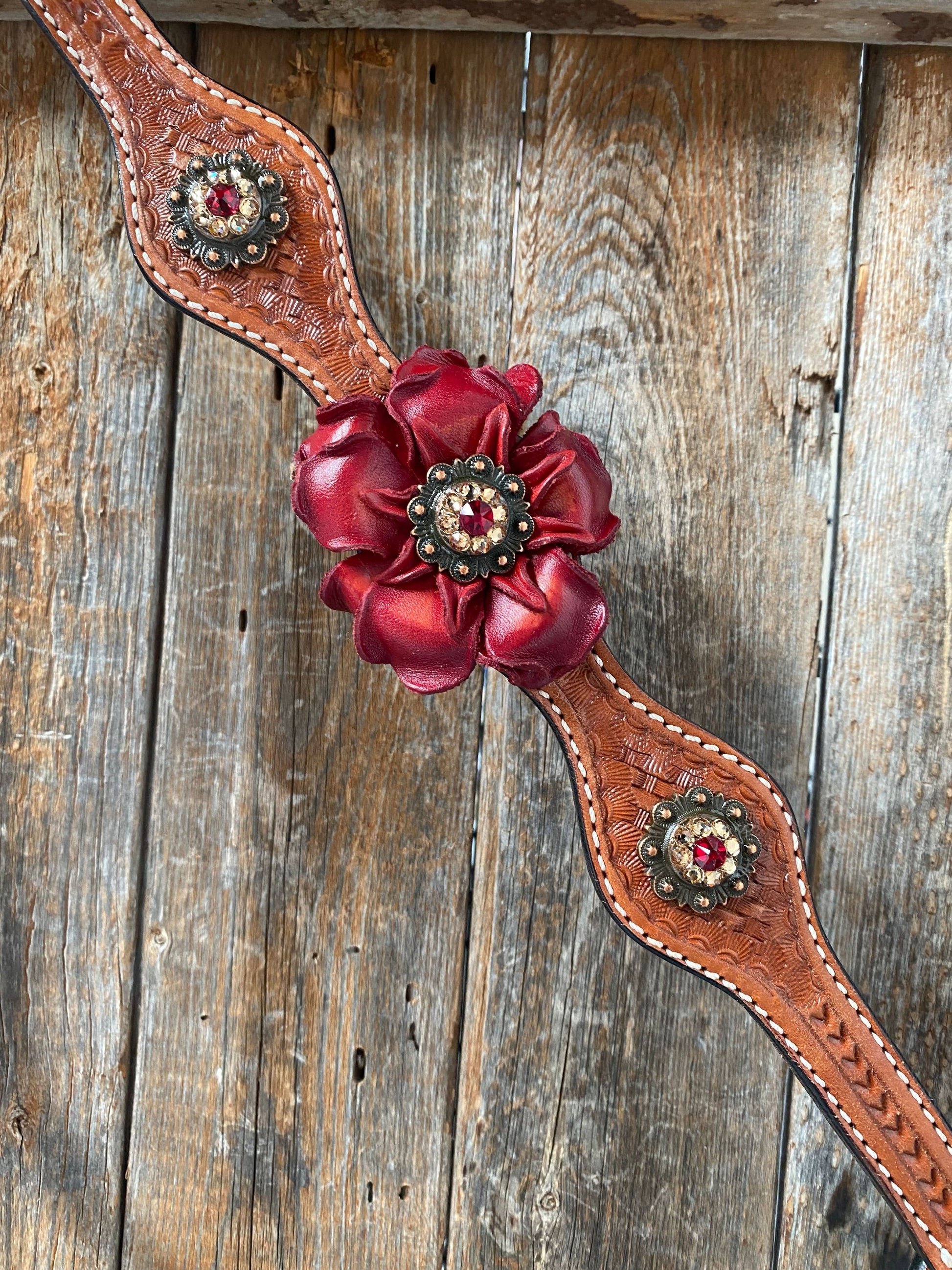 Light Oil Basketweave Champagne and Red One Ear & Breastcollar Tack Set #OEBC432