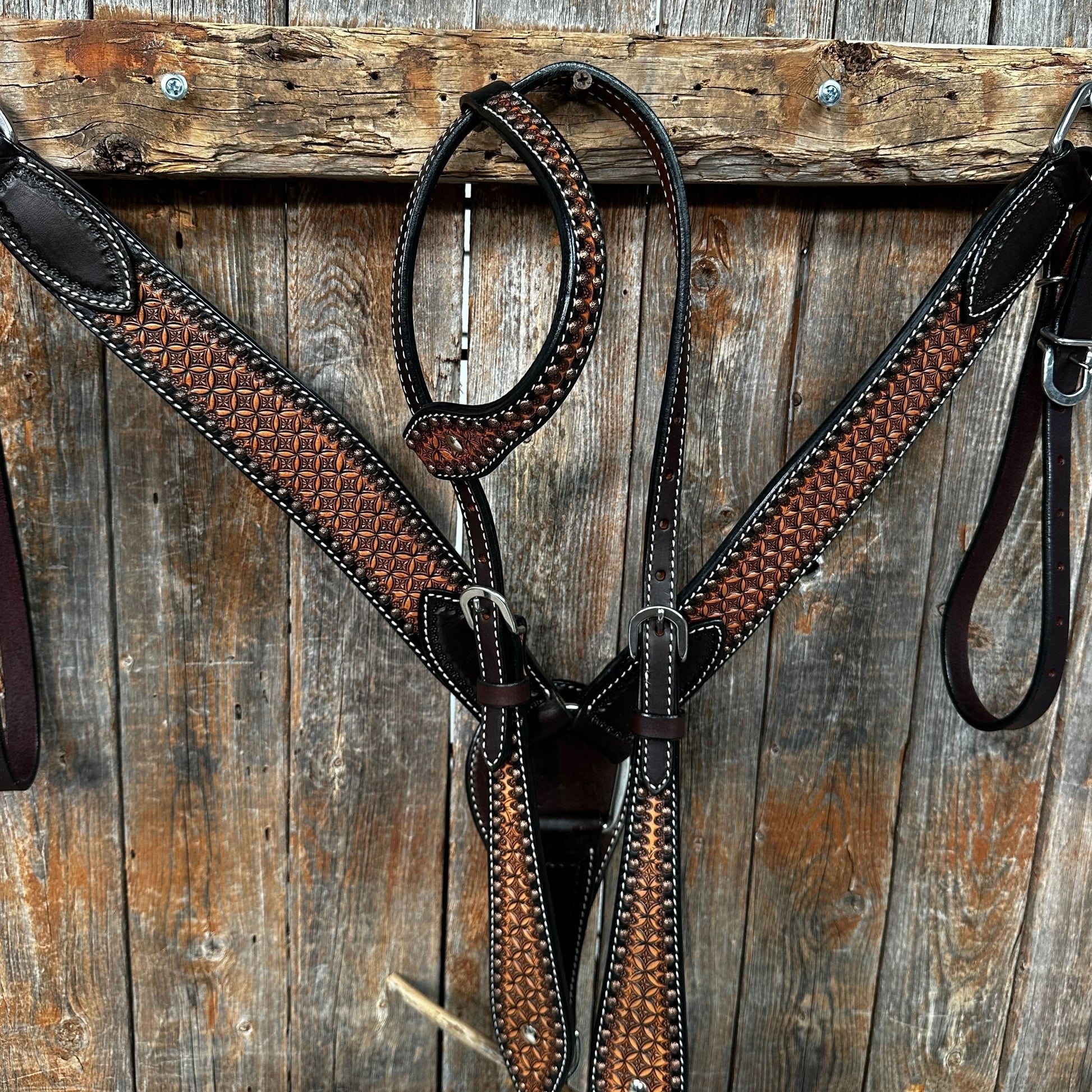 Two Tone Honeycomb Browband / One Ear Breastcollar Tack Sets