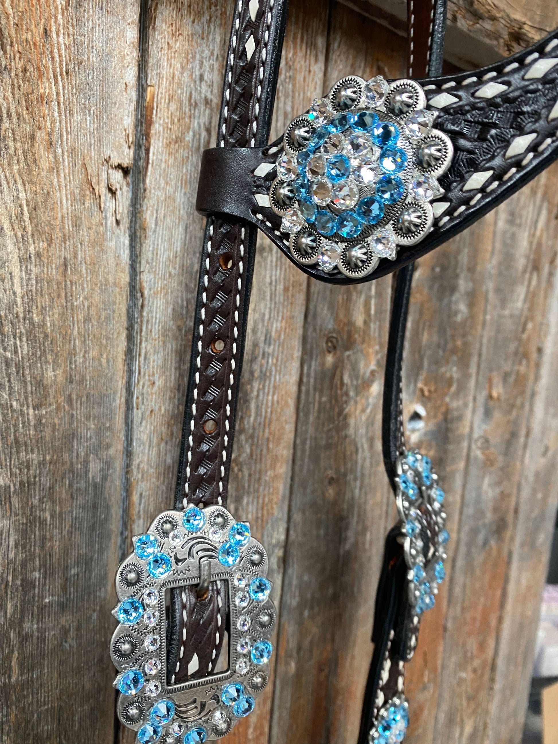 Dark Oil Buckstitch Aqua and Clear One Ear & Breastcollar Tack Set #OEBC439