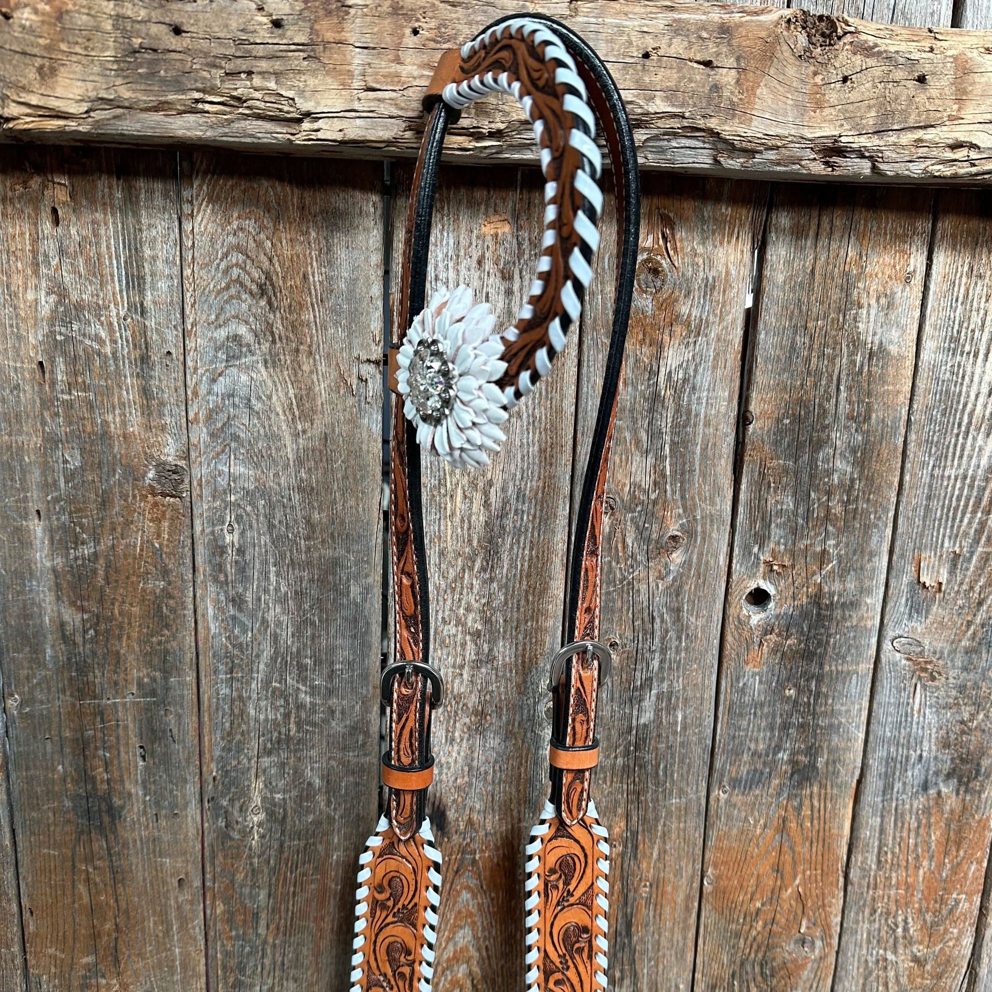 Light Oil Whipstitch White Daisy One Ear/ Breastcollar Tack Set #OEBC519