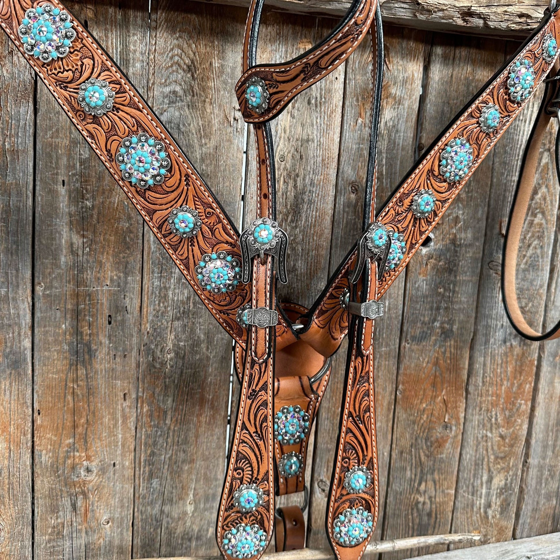 Light Oil Buckaroo Roper Turquoise and AB One Ear & Breastcollar Tack Set #OEBC559