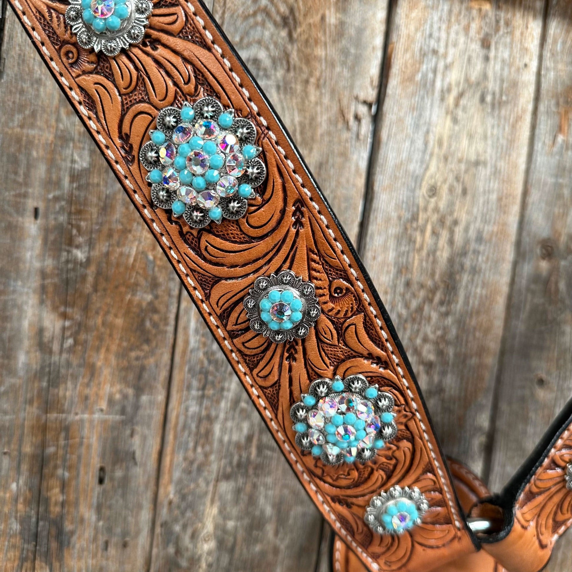 Light Oil Buckaroo Roper Turquoise and AB One Ear & Breastcollar Tack Set #OEBC559