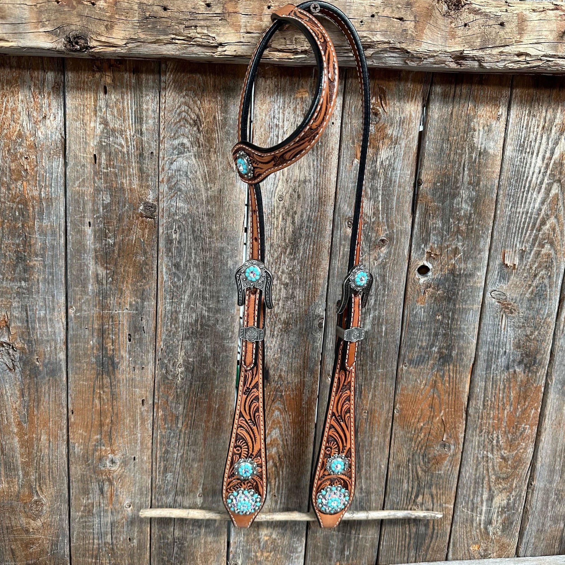 Light Oil Buckaroo Roper Turquoise and AB One Ear & Breastcollar Tack Set #OEBC559