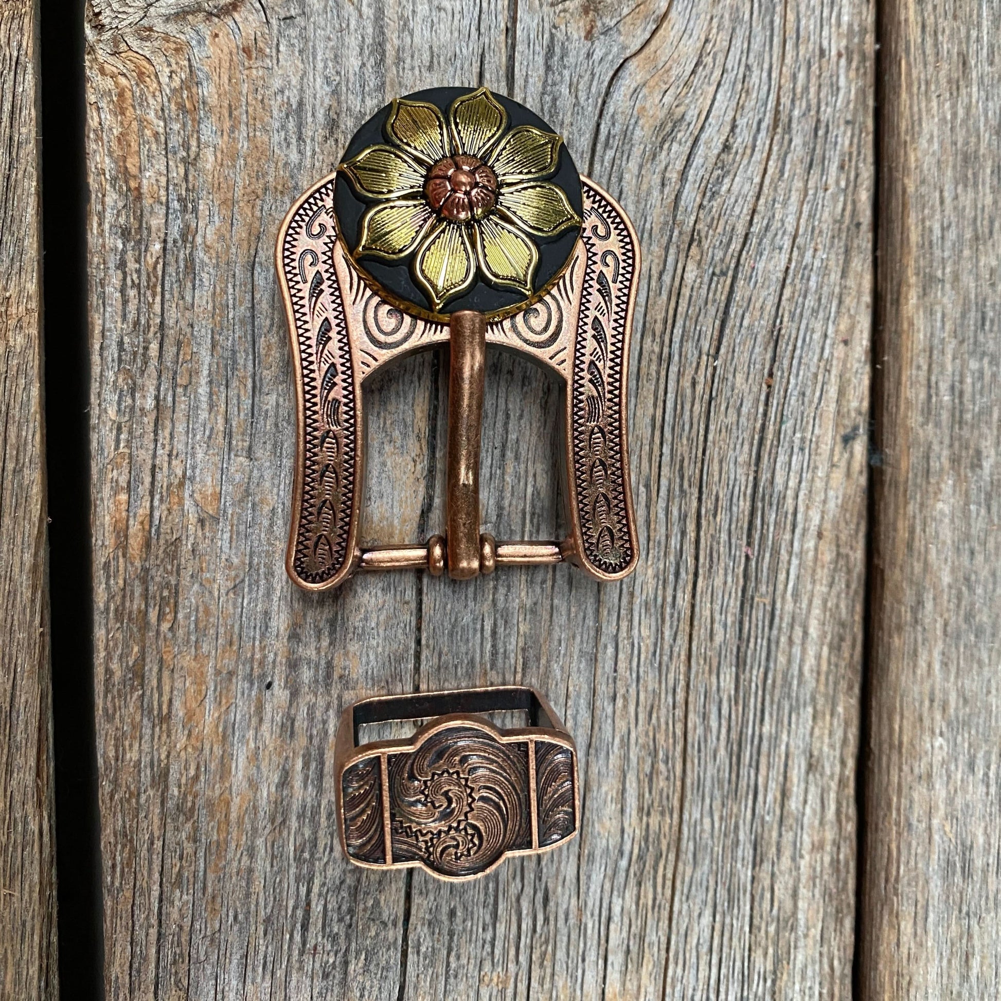 Black & Gold Sunflower Western Concho W125