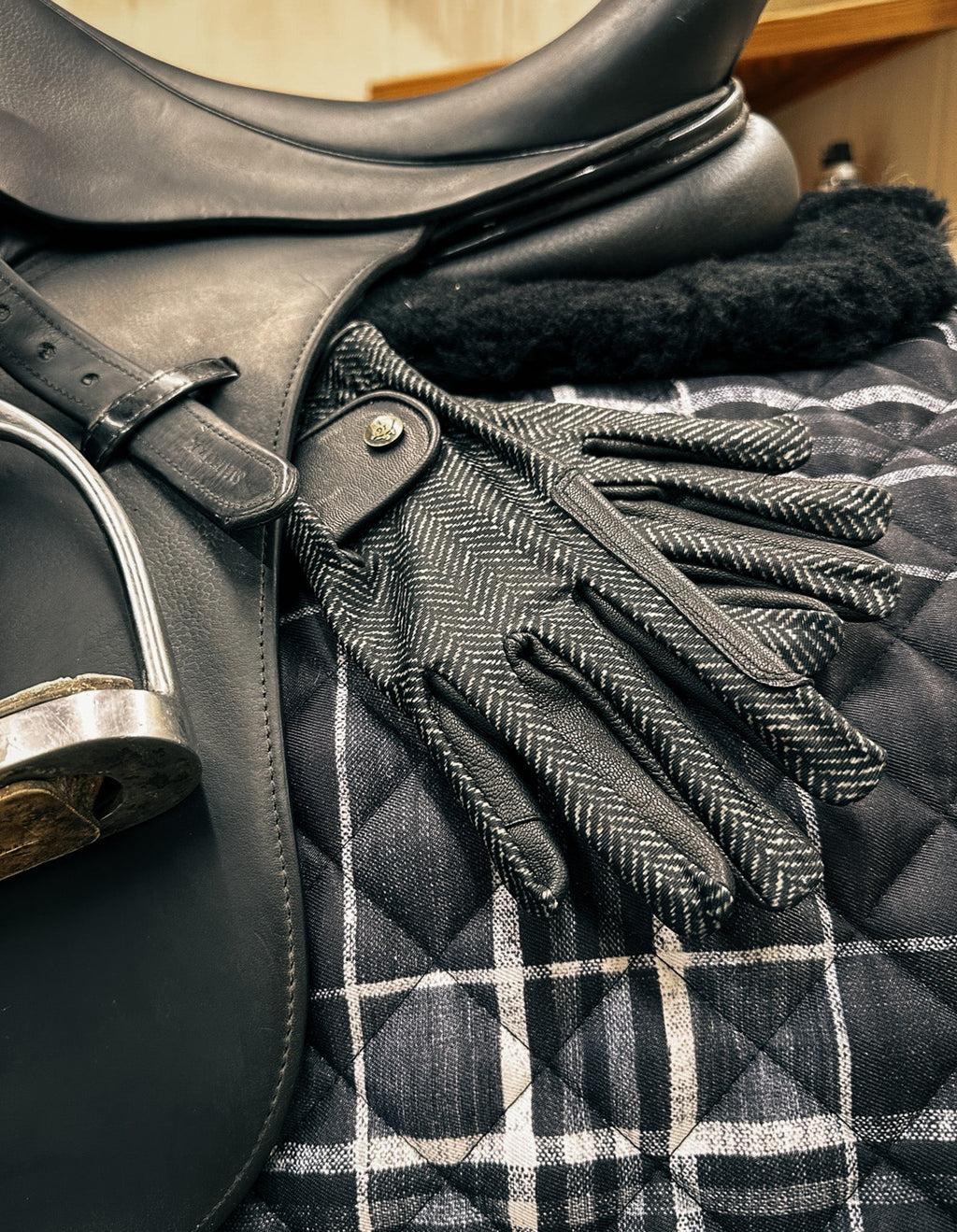Riding Gloves, Black Herringbone