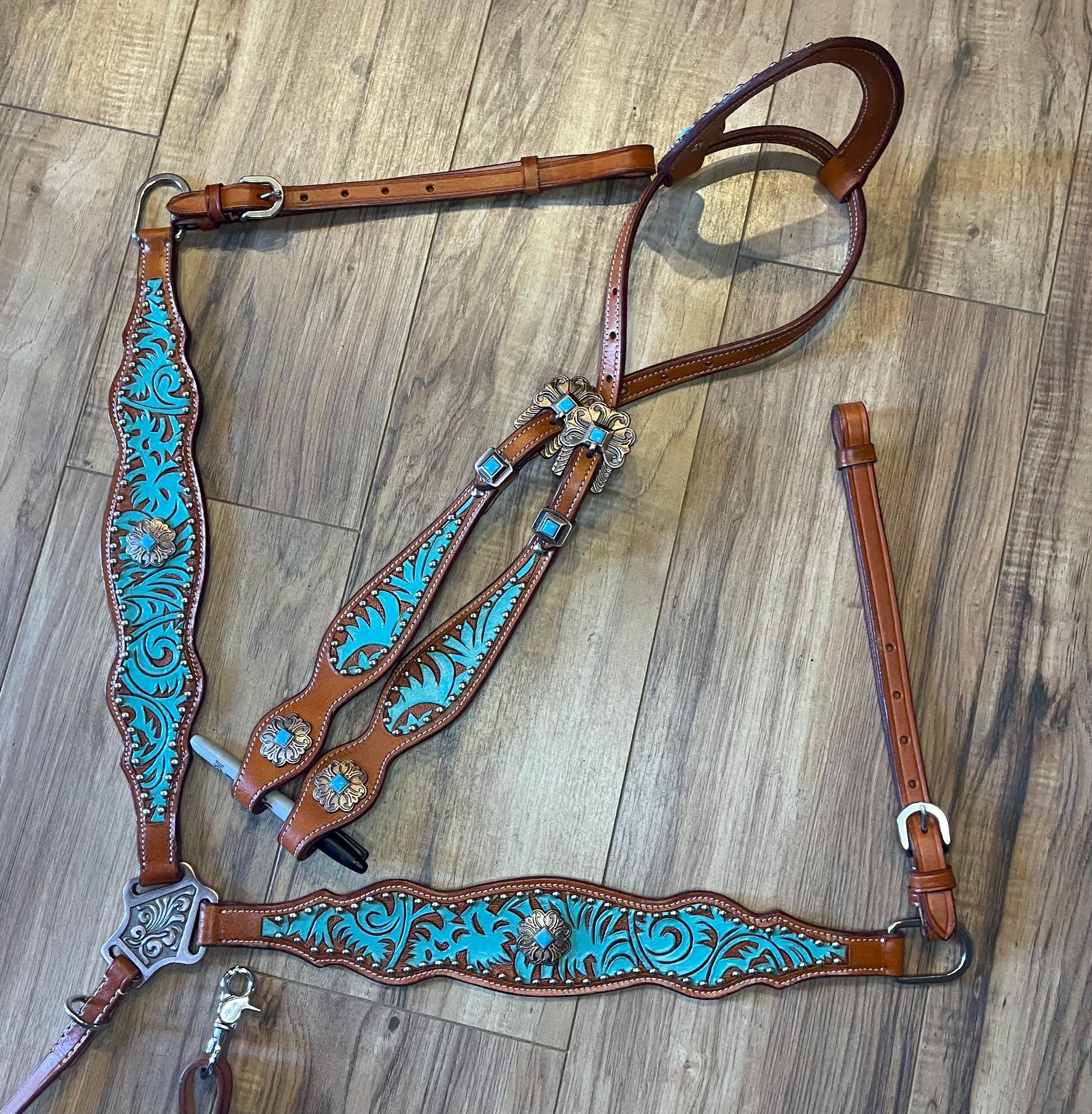 Western Leather Tack Set  Turquoise Inlay One-Ear Headstall, Breastplate (BHT049)