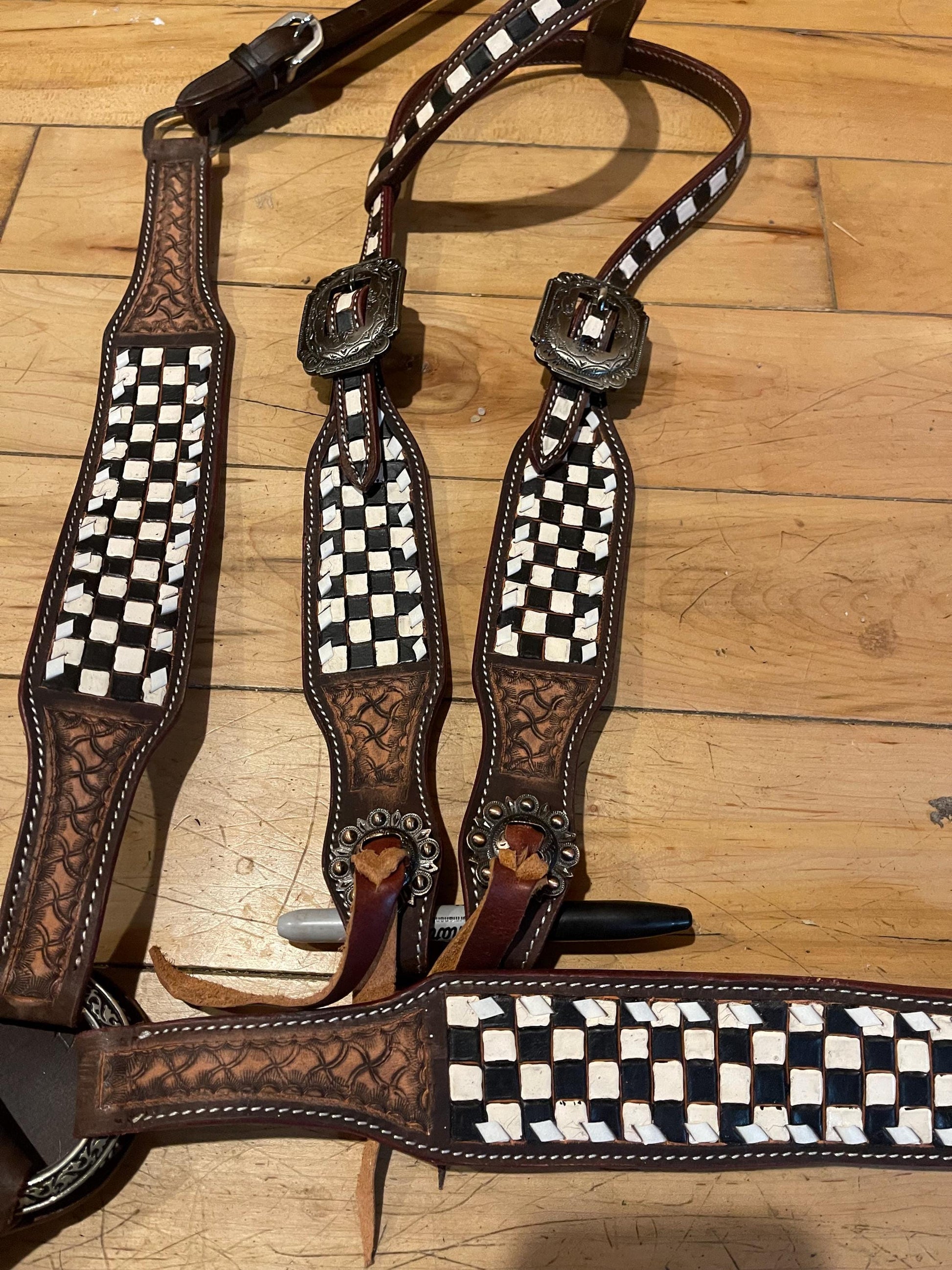 Checker and tooled Western Tack Set headstall breastplate (BHT012)