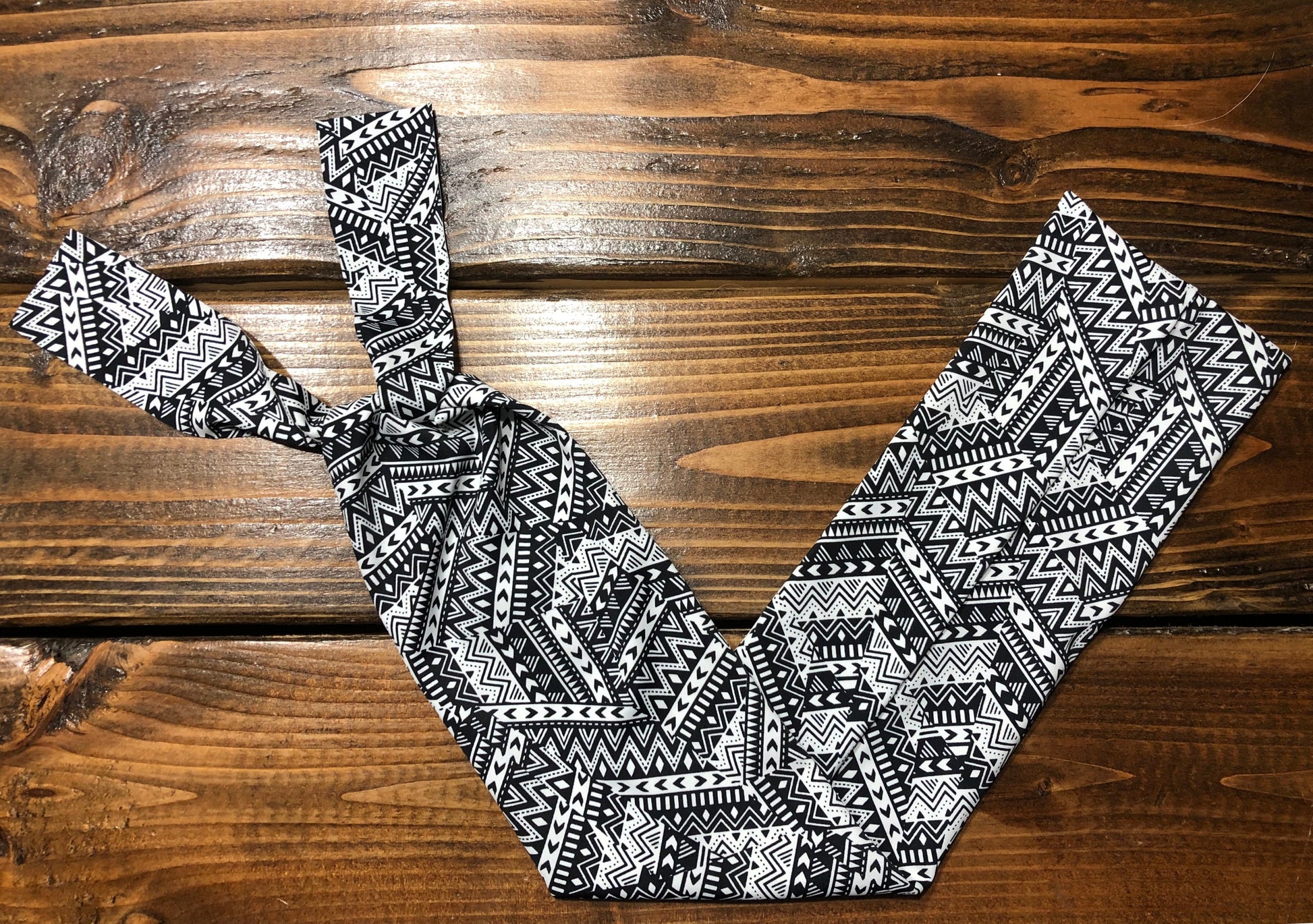 B/W Aztec
