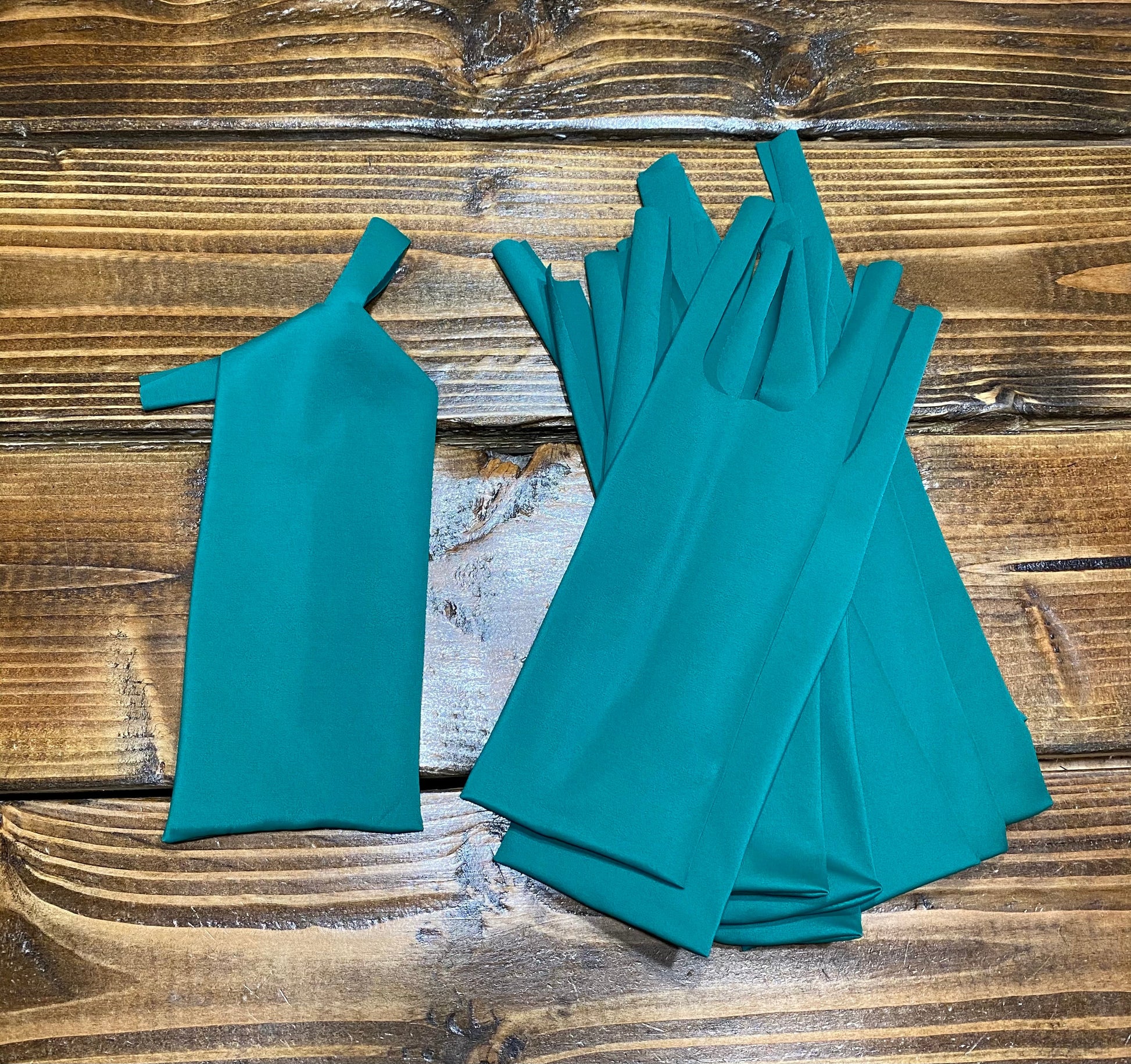 Hunter Green - 10 Two-String Mane Bags