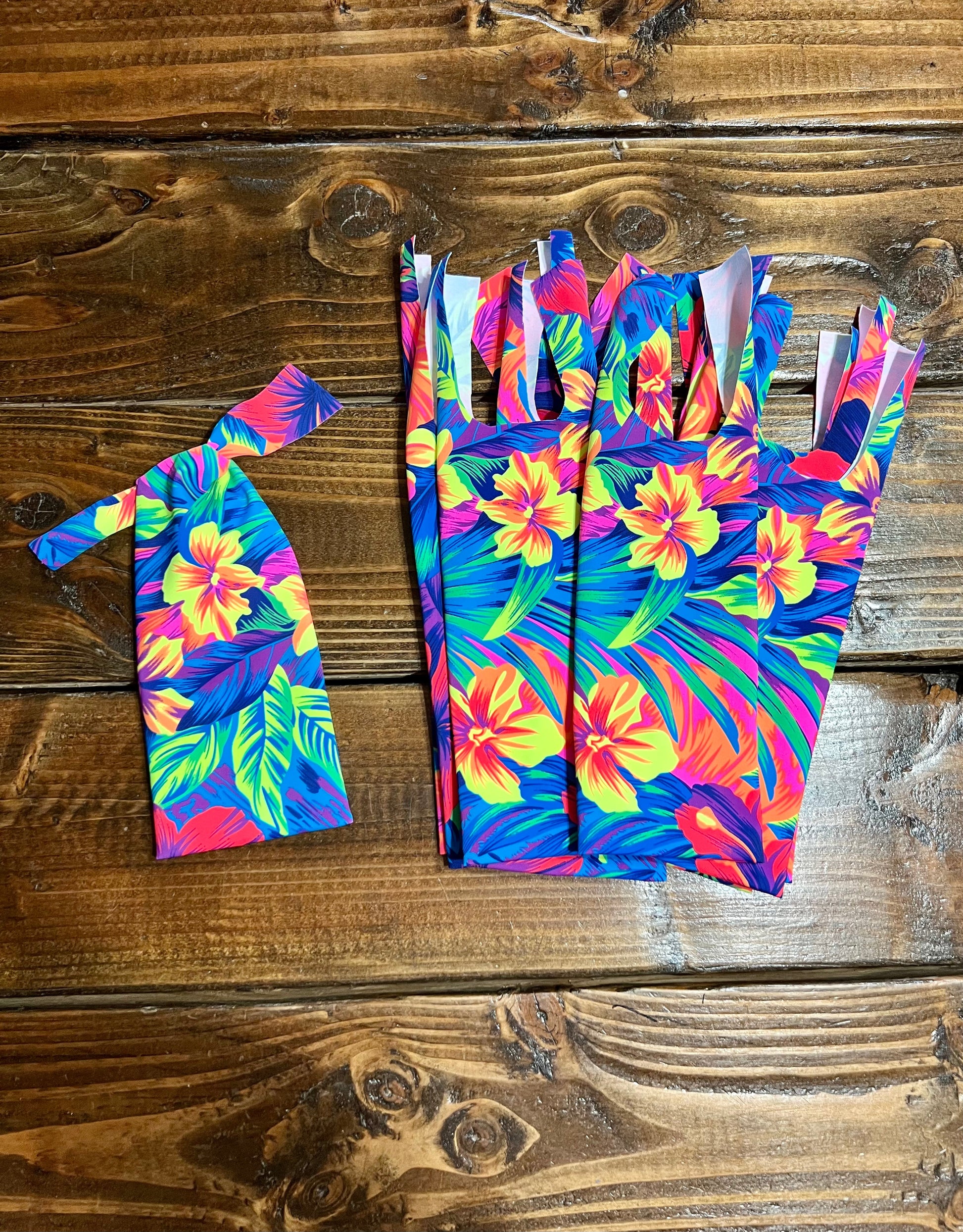 Bold Hibiscus - 10 Two-String Mane Bags