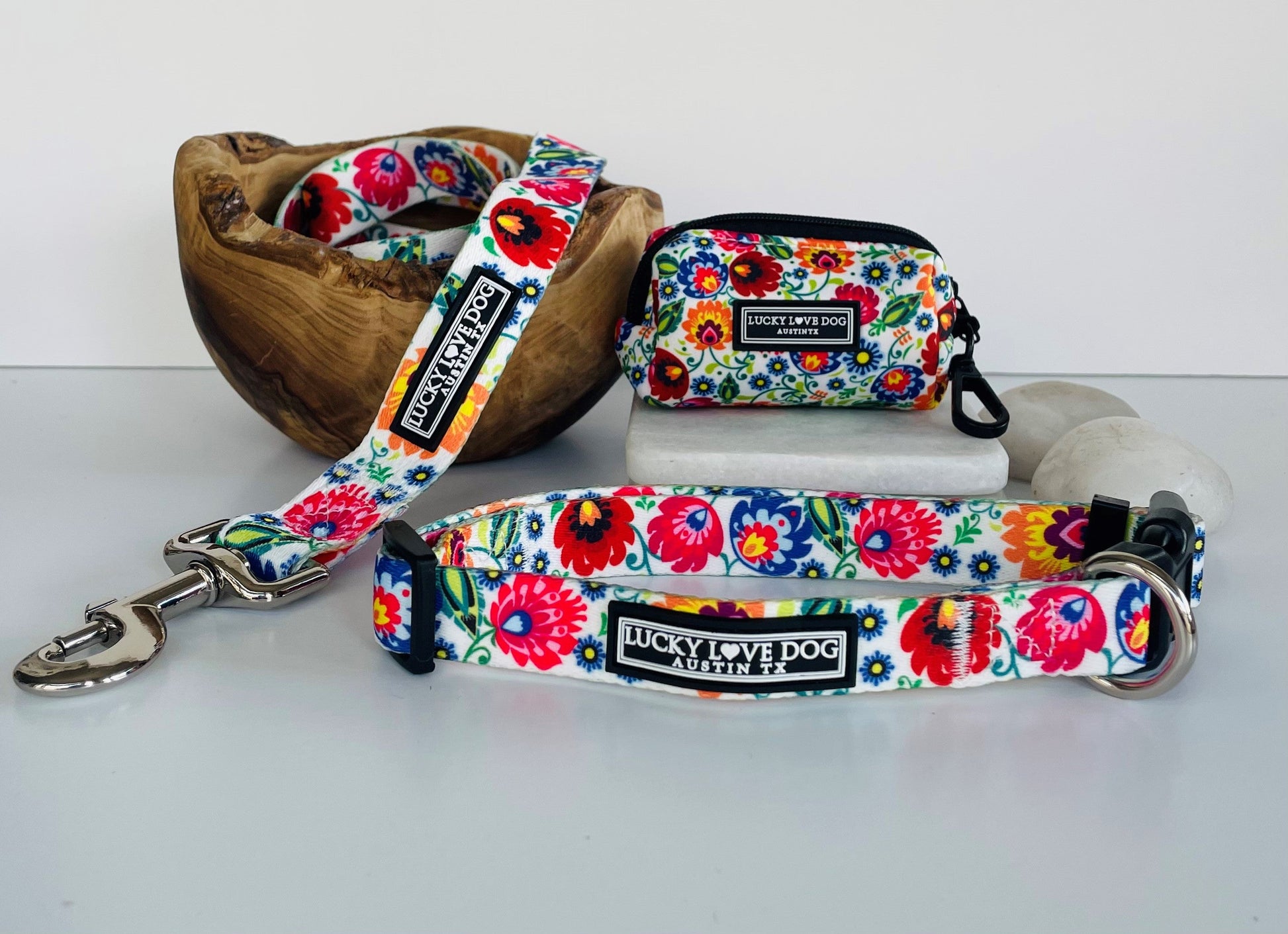 *Ladybird Dog Leash*