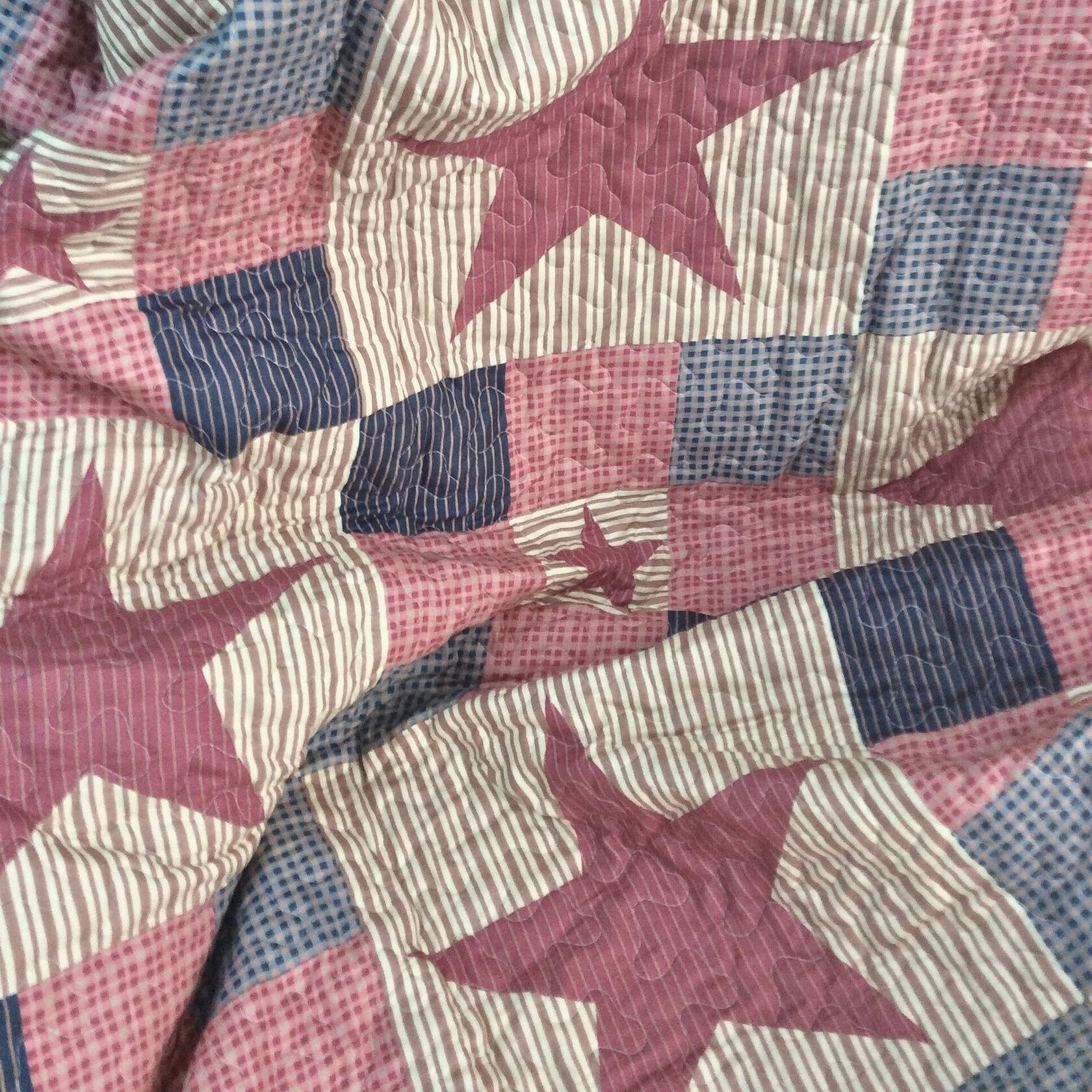 Virah Bella 3 Piece Queen Cabin Quilt Bedding Set - Mountain Cabin Red - Rustic Country Reversible Patchwork Comforter Set with Decorative Pillow Shams, Red/Tan