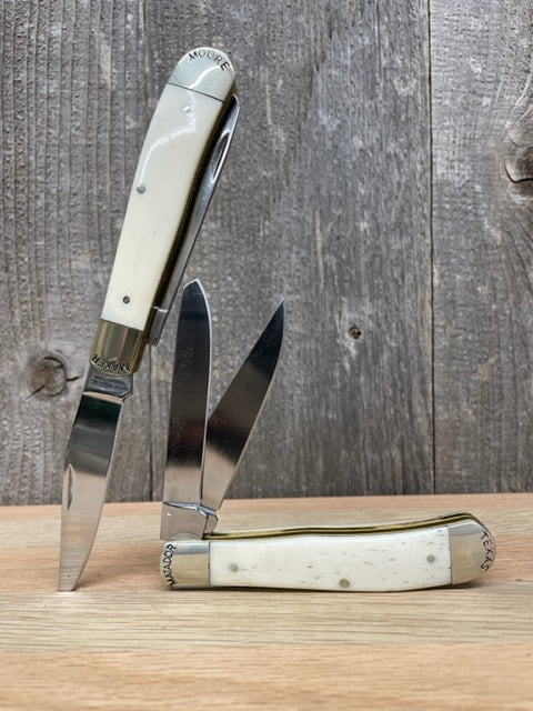 Moore: BONE HANDLED BOLSTER ENGRAVED TRAPPER - 4-1/8"