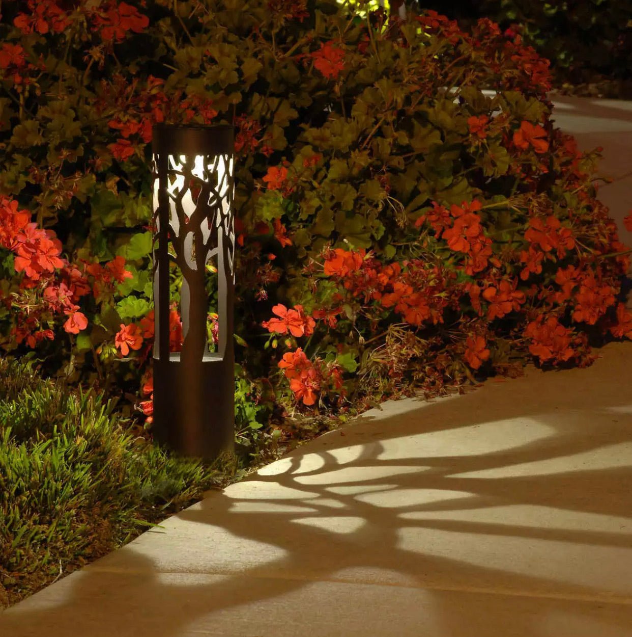 SmartYard 12-Lumen Solar Bollard Light with Tree Design LED 2-Pack