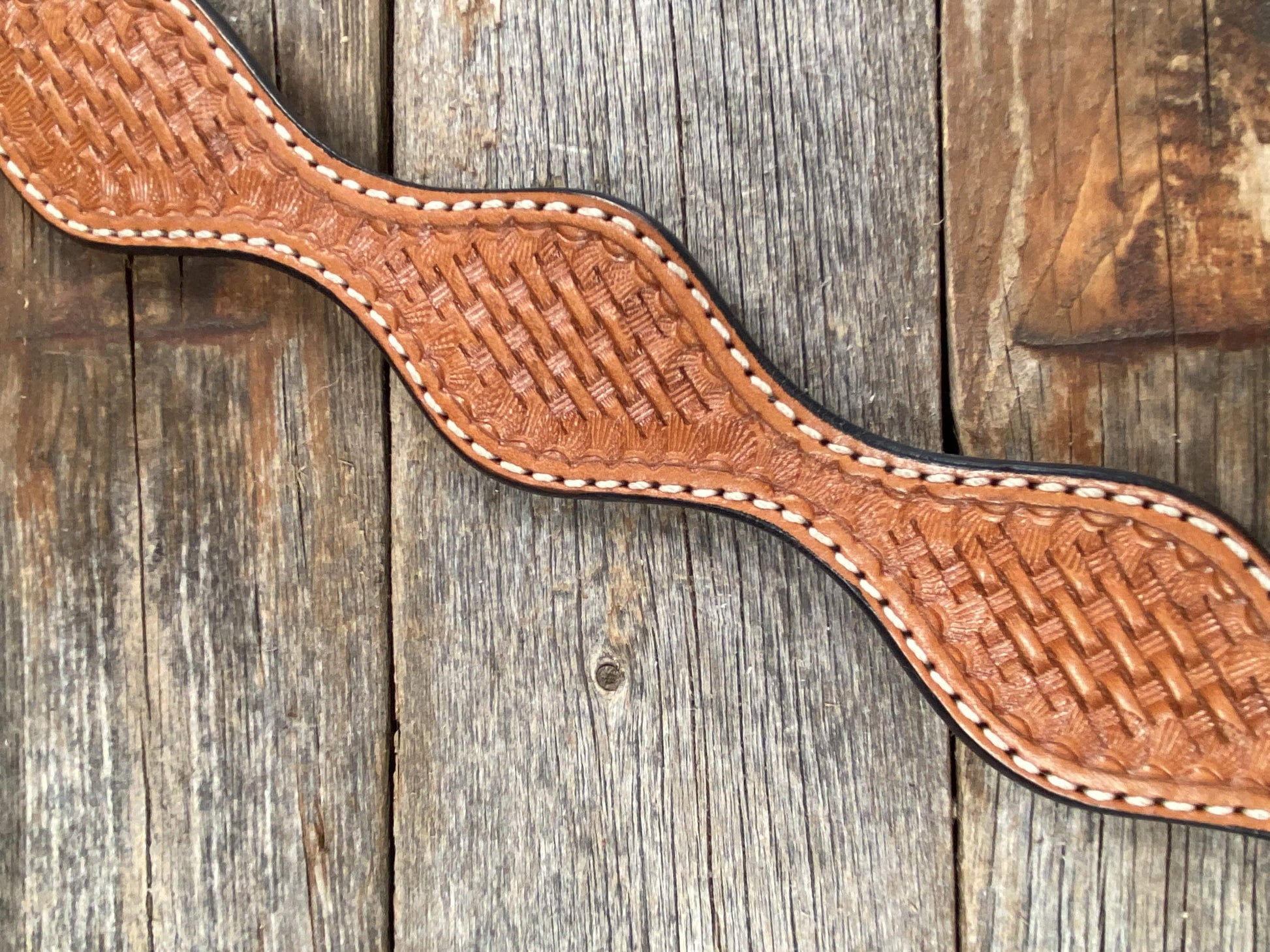 Basketweave Scalloped Light Oil Breastcollar